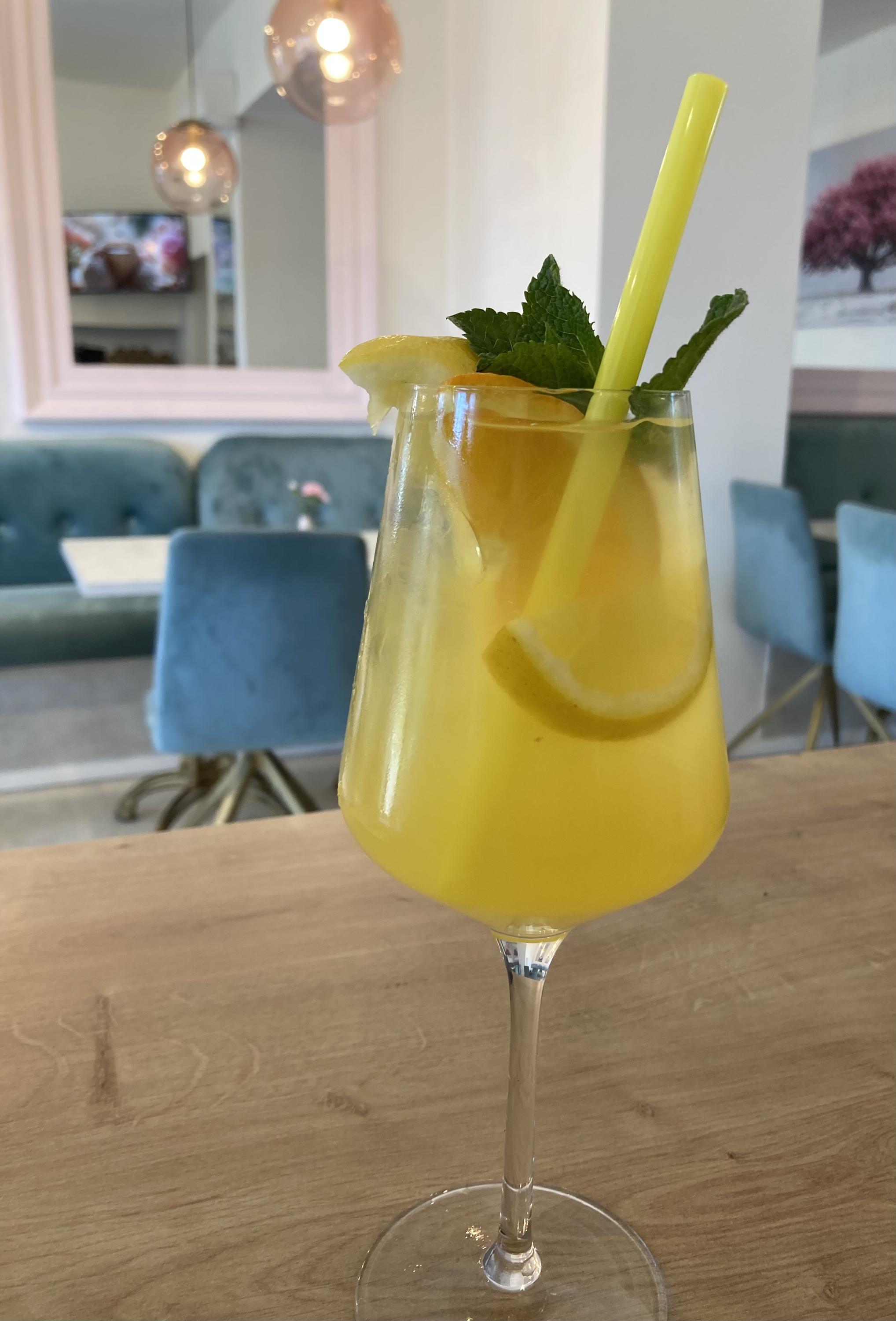 Cukrárna pod Sakurou foto 3