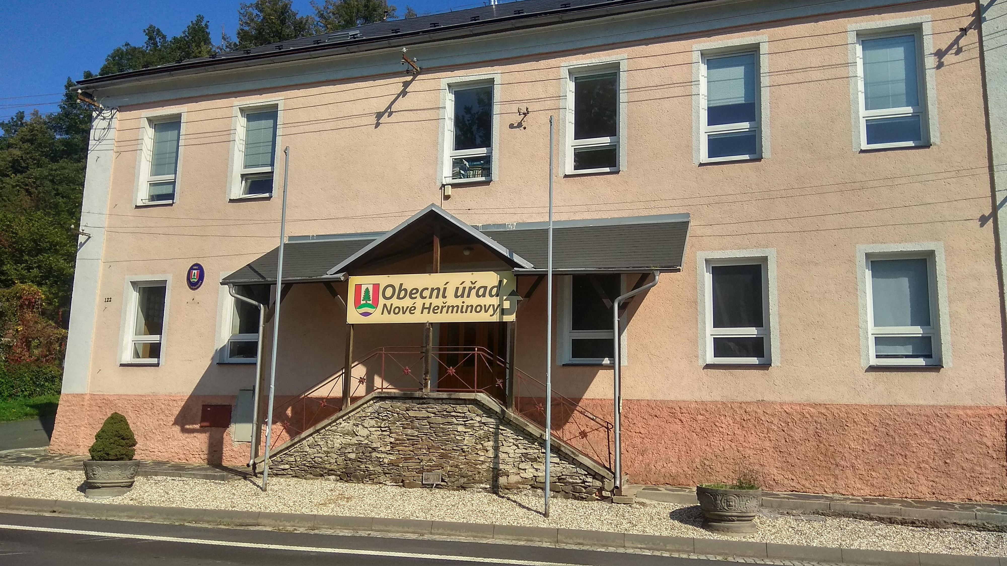 Obecní úřad Nové Heřminovy foto 2