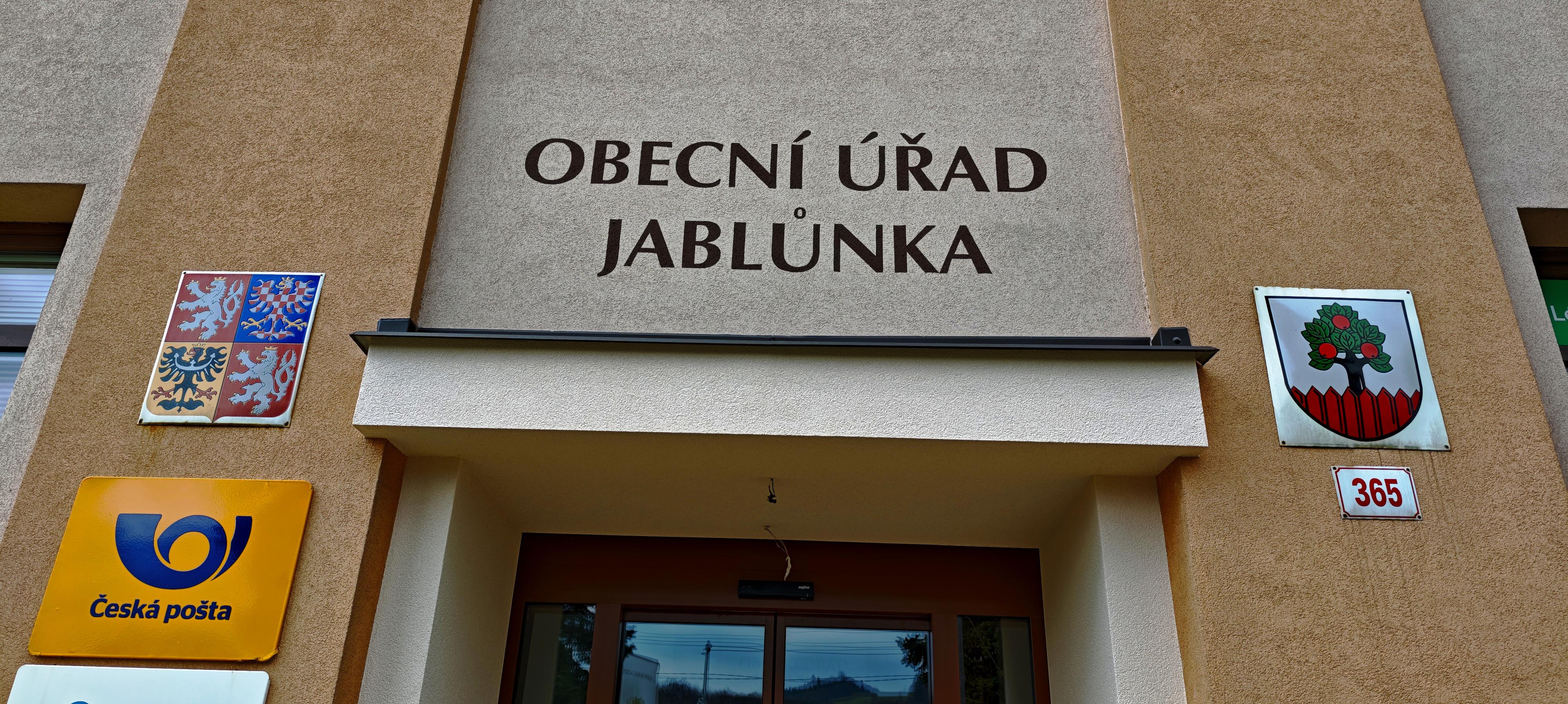 Jablůnka - obecní úřad foto 3