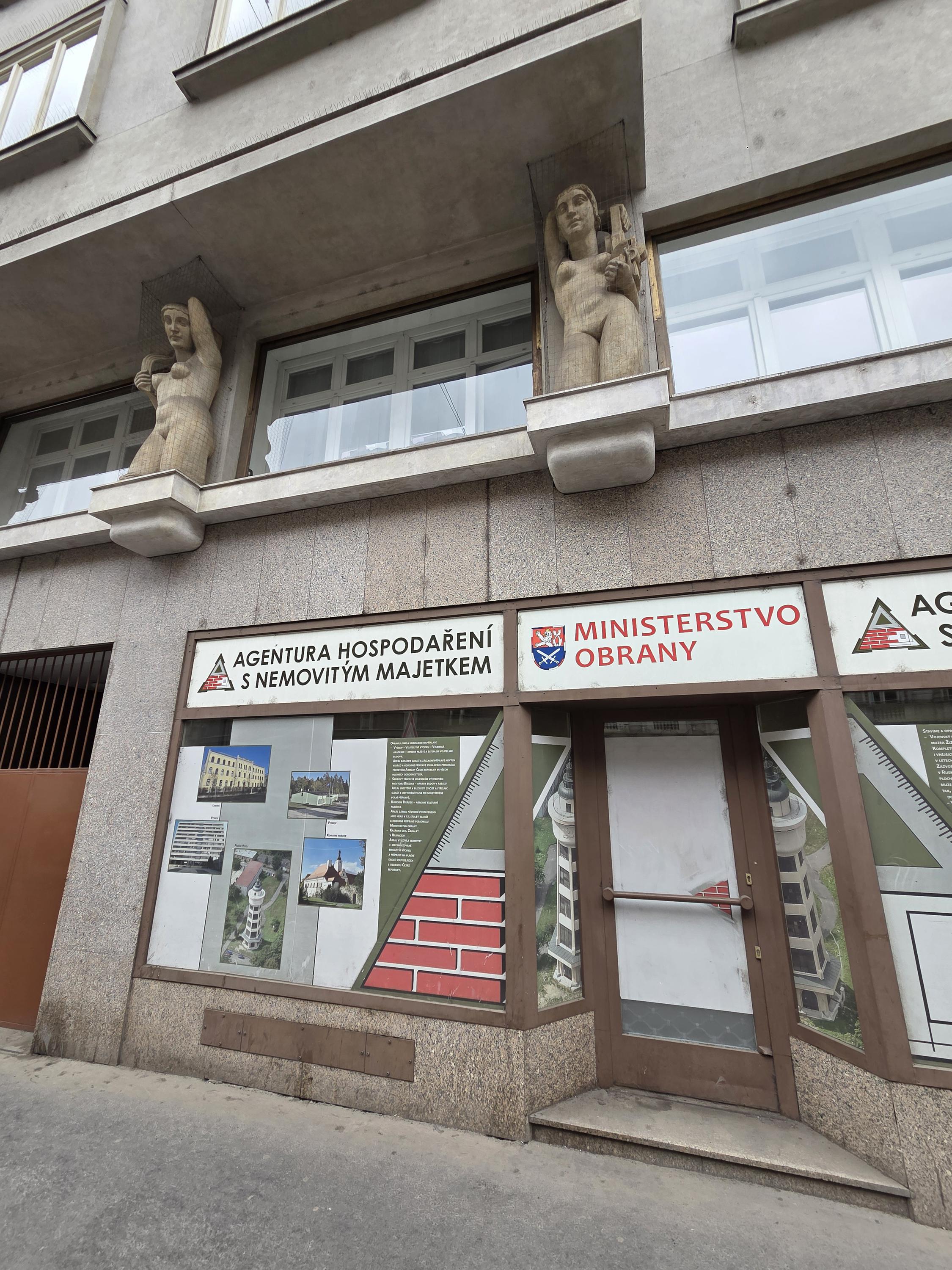 Agentura hospodaření s nemovitým majetkem MO foto 4