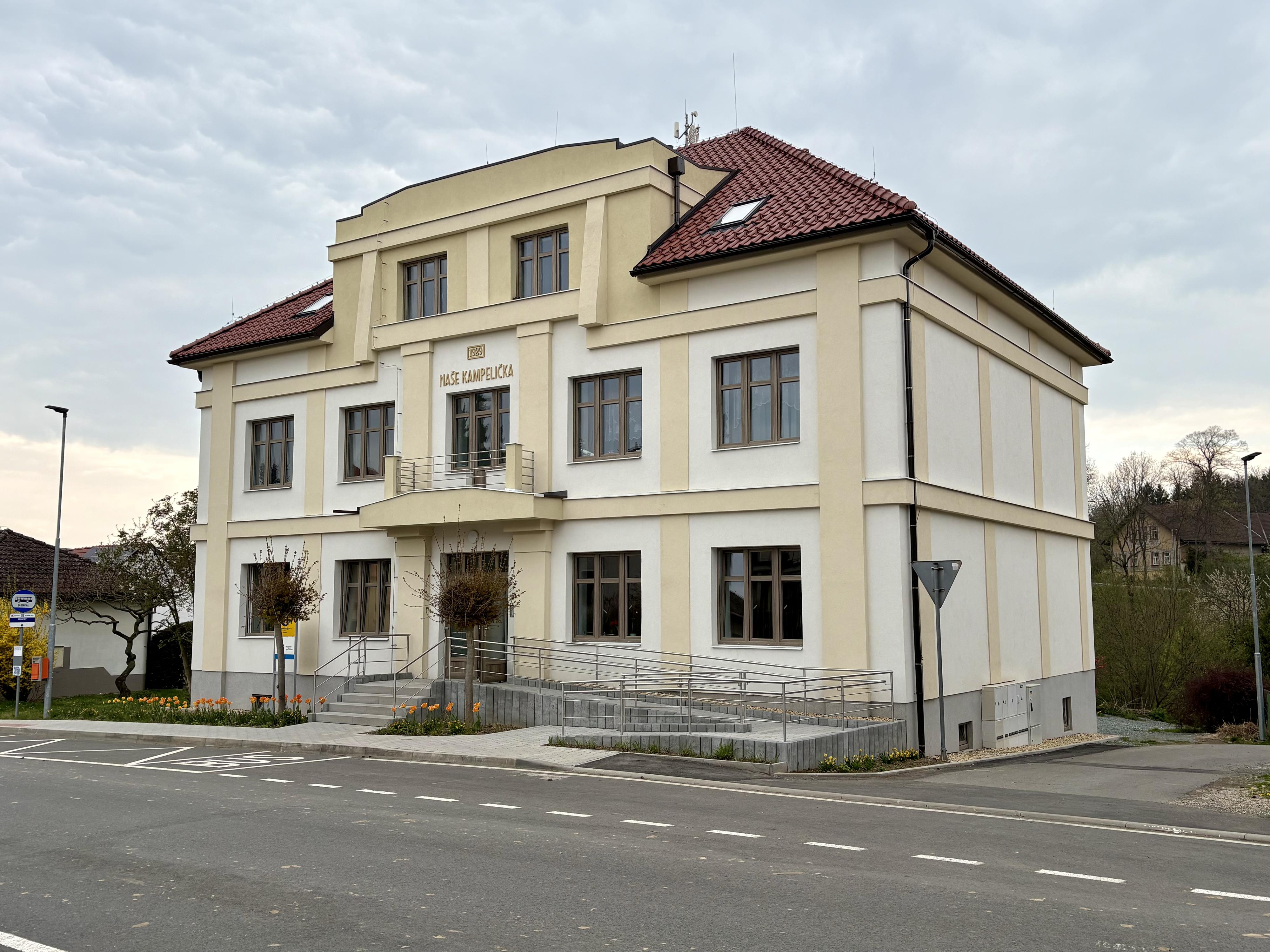 Chleny - obecní úřad foto 4