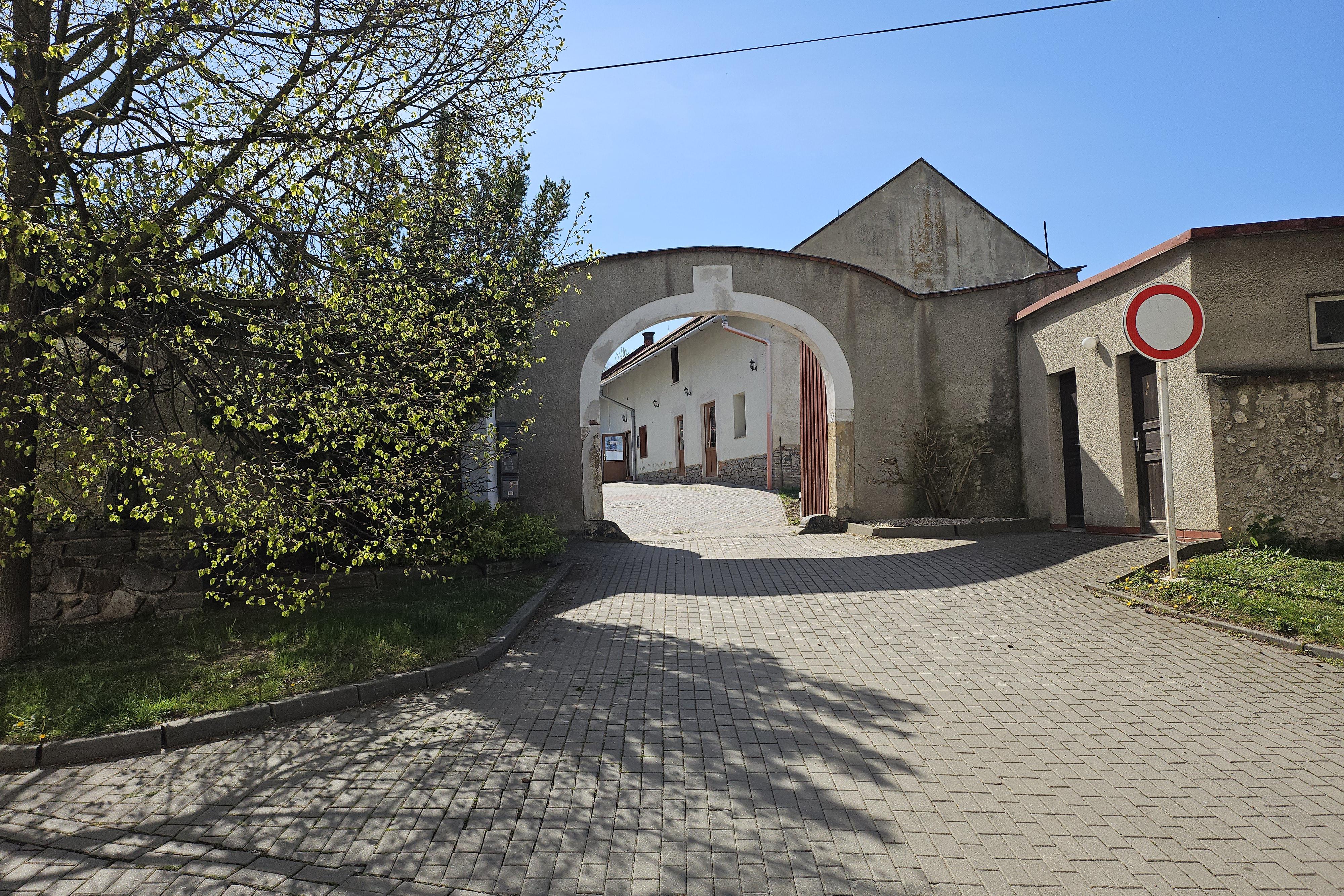 Marabu na Faře foto 1