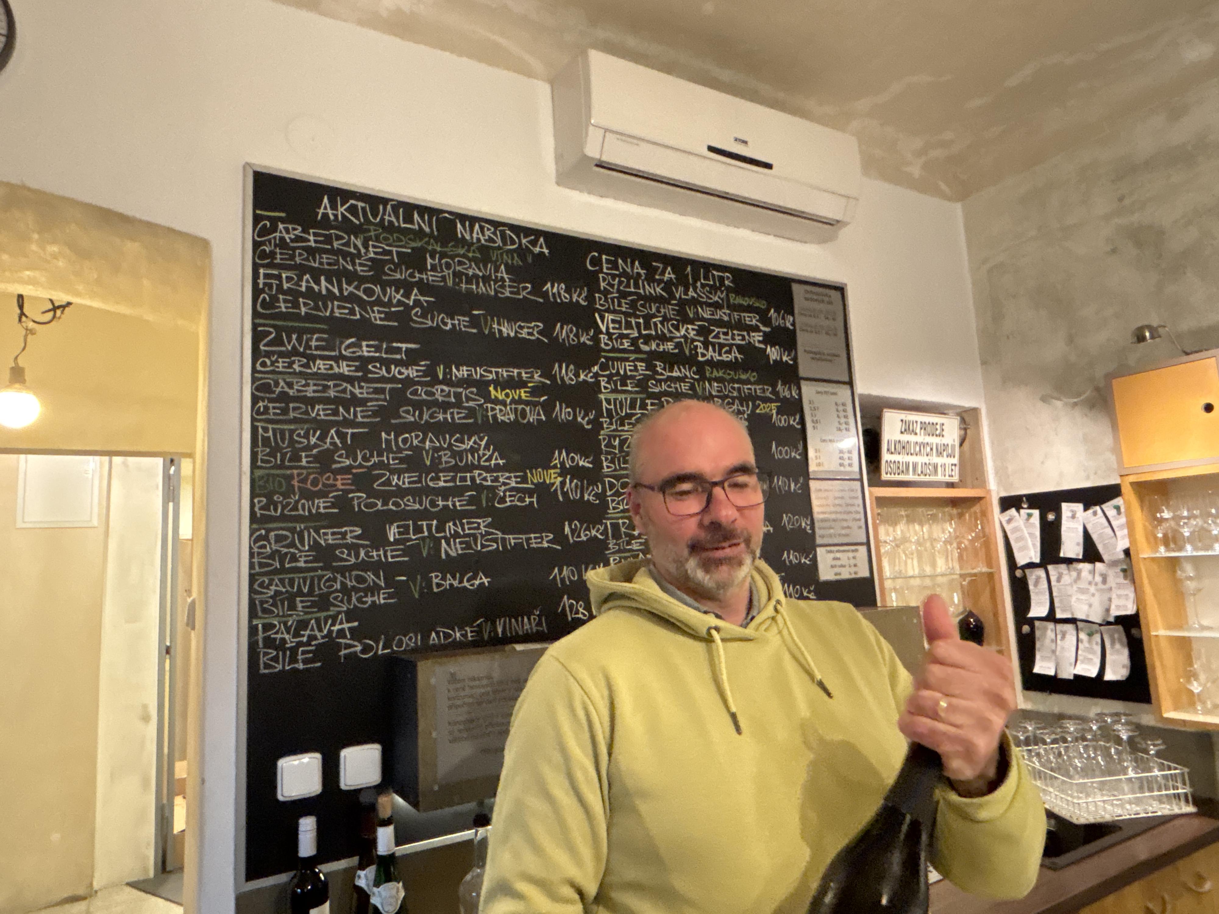 Obchod vínem Podskalí foto 2