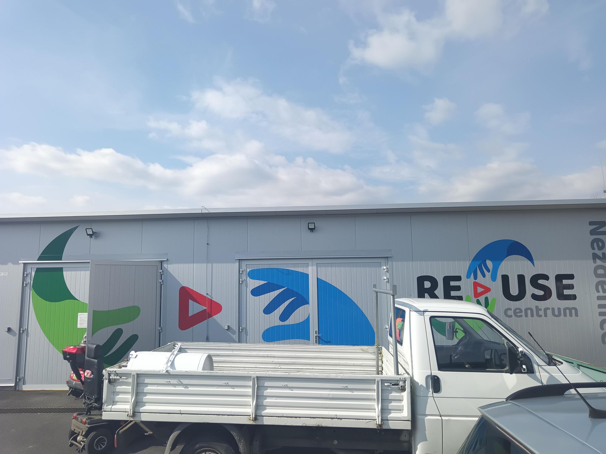 Re-use centrum Nezdenice foto 2