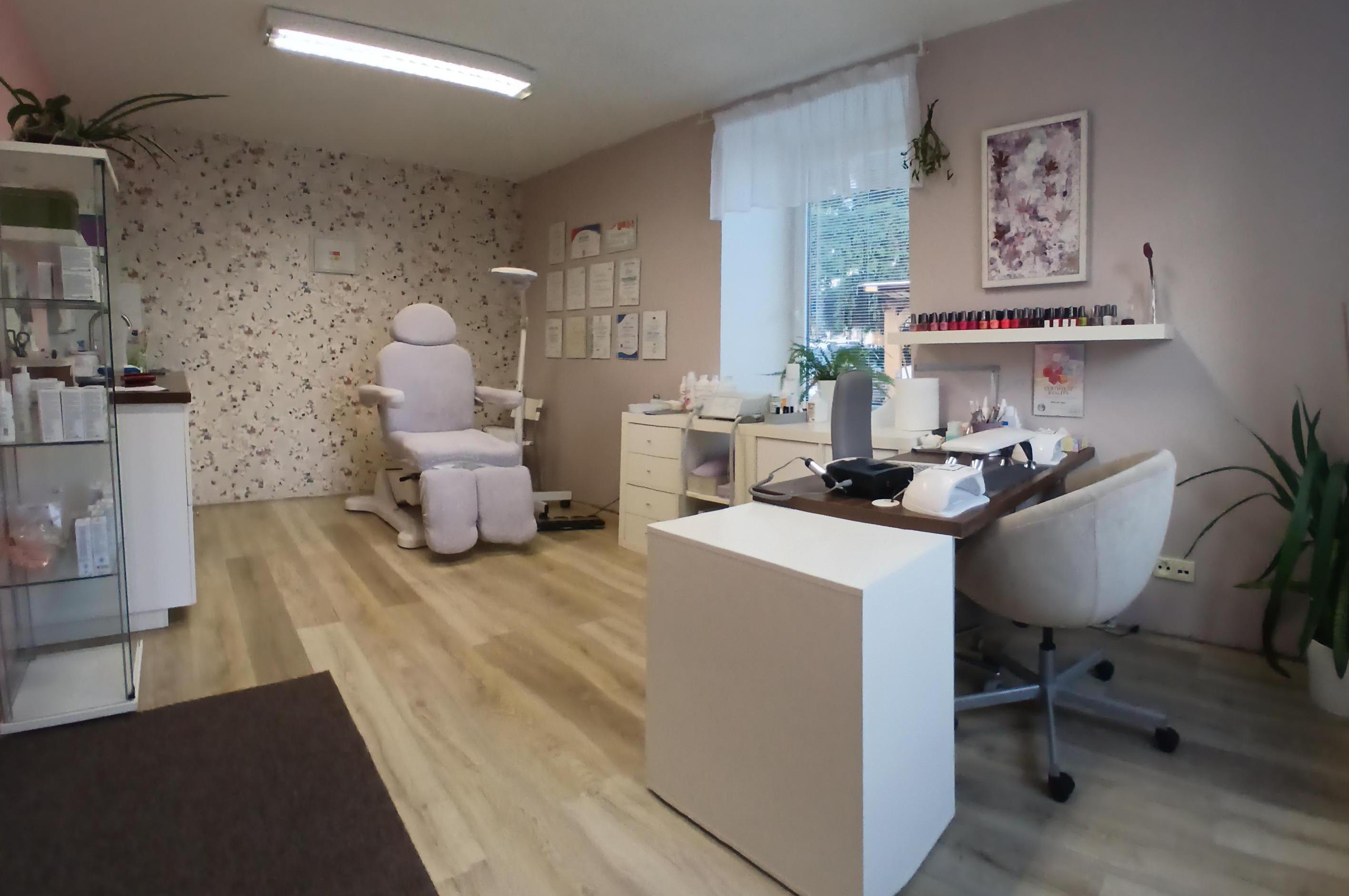 Pedikúra - Manikúra Zdeňka Vejvodová