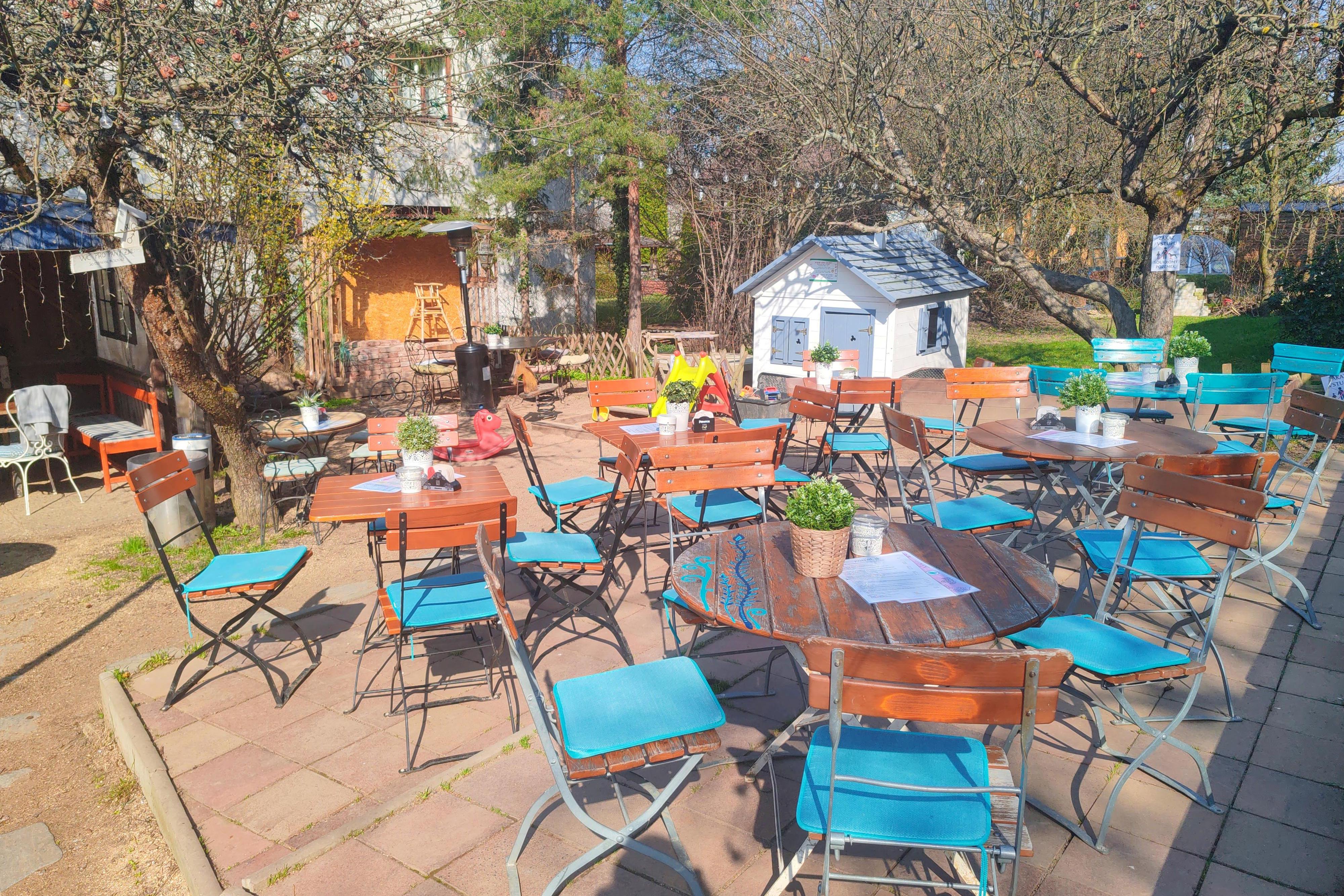 Zadní vrátka - zahradní pohostinec