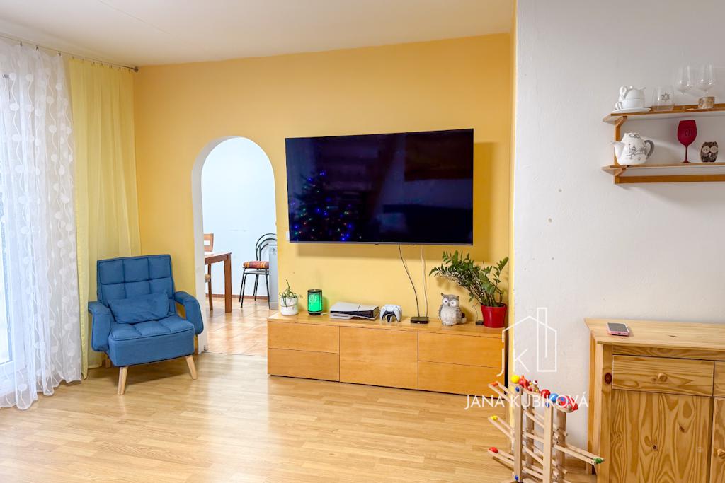 Prostorný byt v přízemí 4+1 s lodžií v Brně