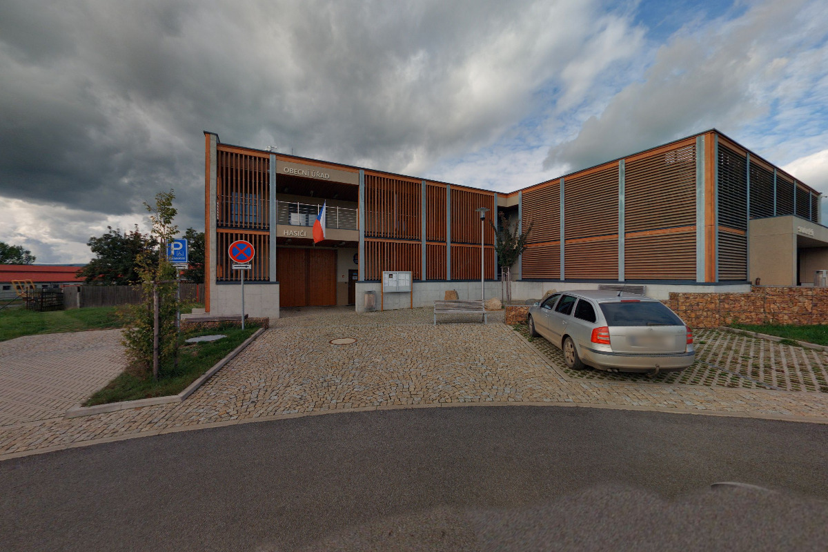 Chrást - obecní úřad