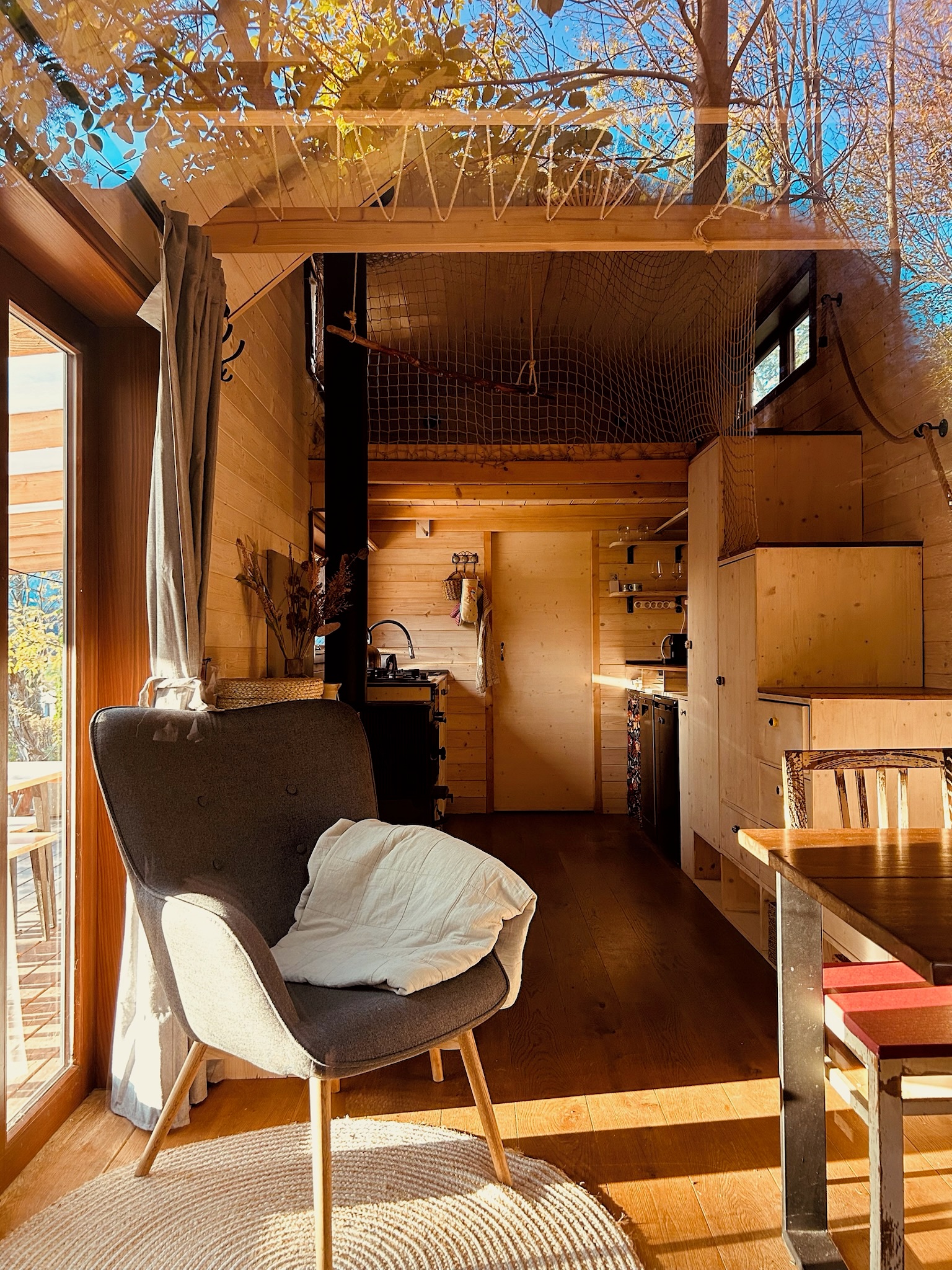 TINY HOUSE mezi stromy foto 1