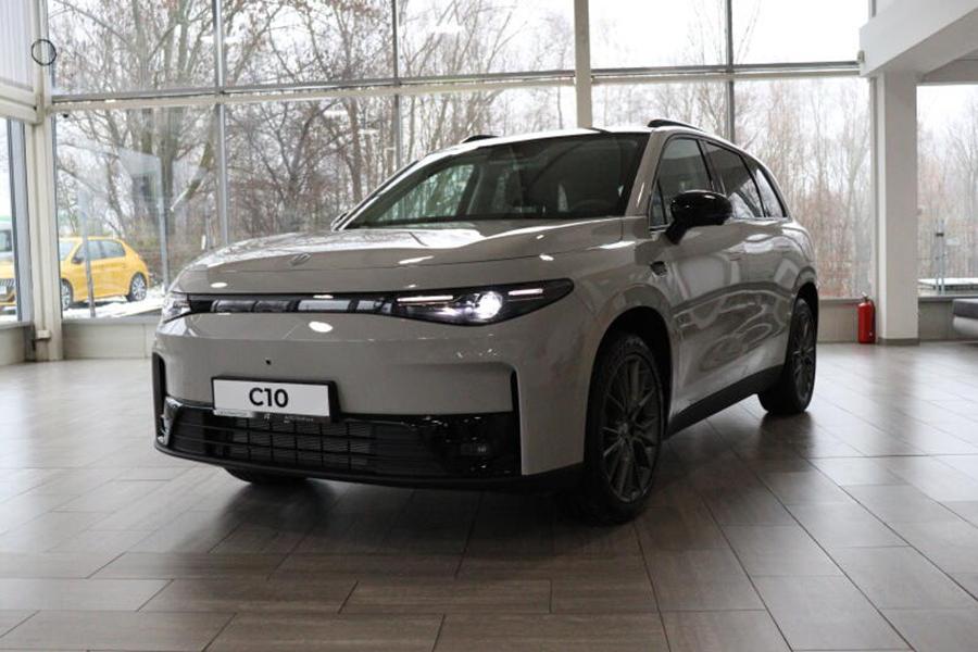 AUTO TICHÝ HAVÍŘOV NABÍZÍ | Leapmotor C10 | šedá