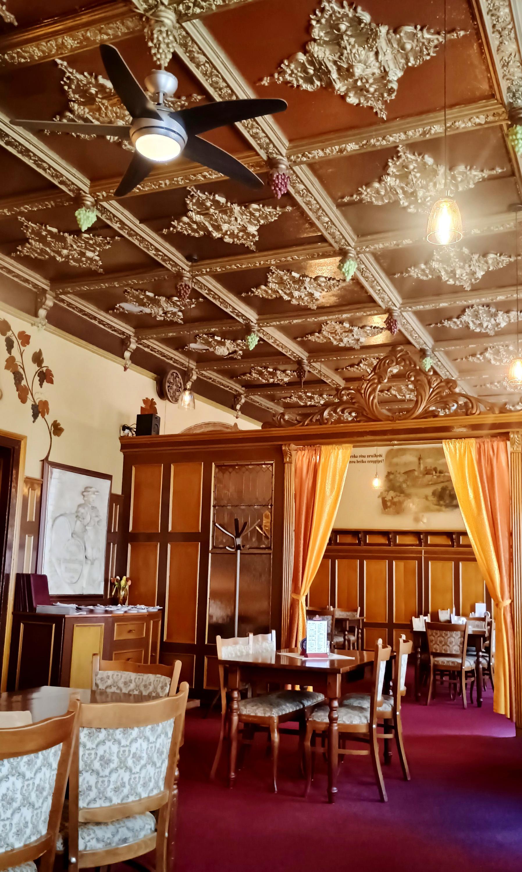 Vinárna Restaurant U Dvou rytířů foto 6