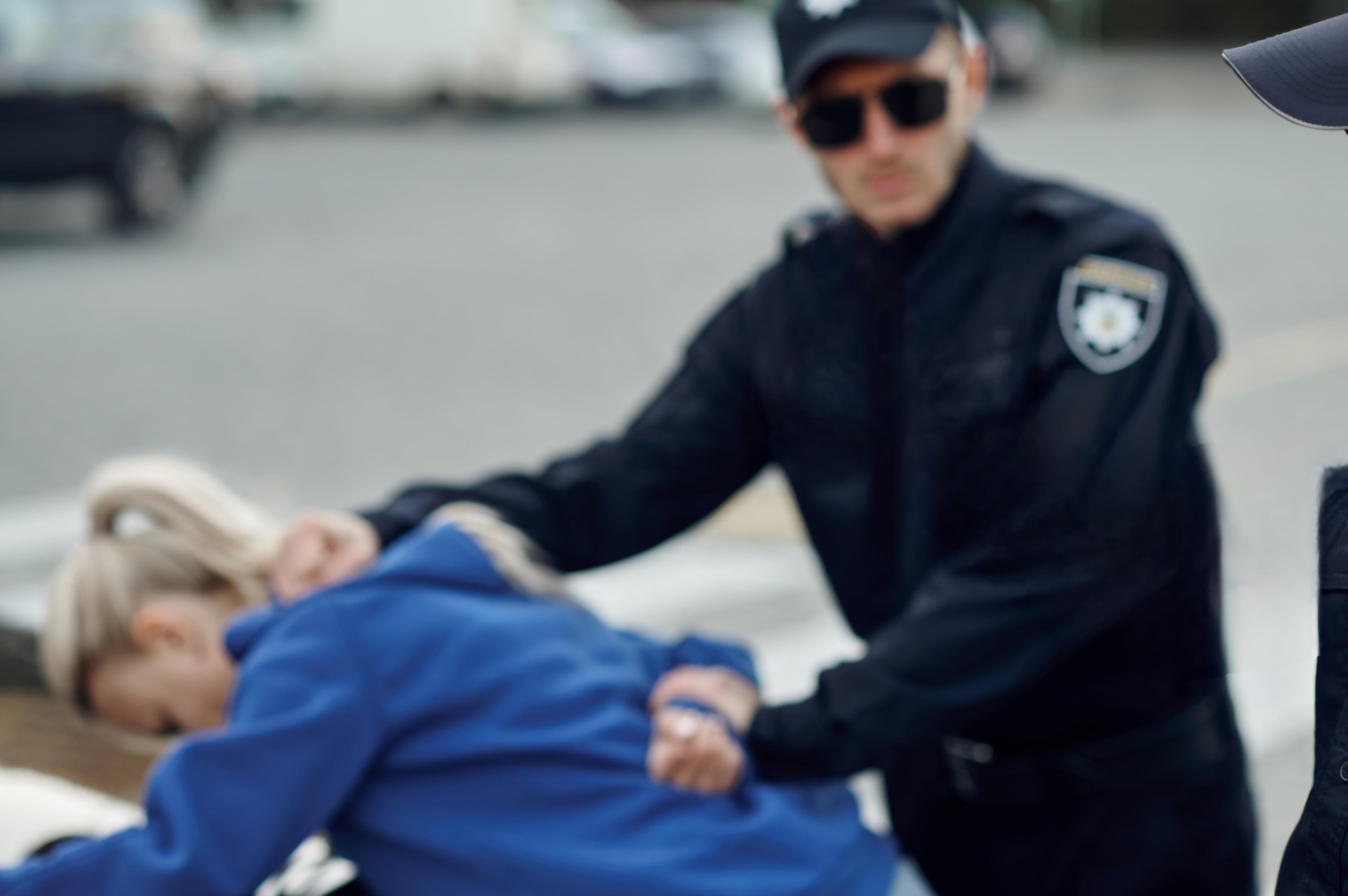 Striptér zatýká oslavenkyni
