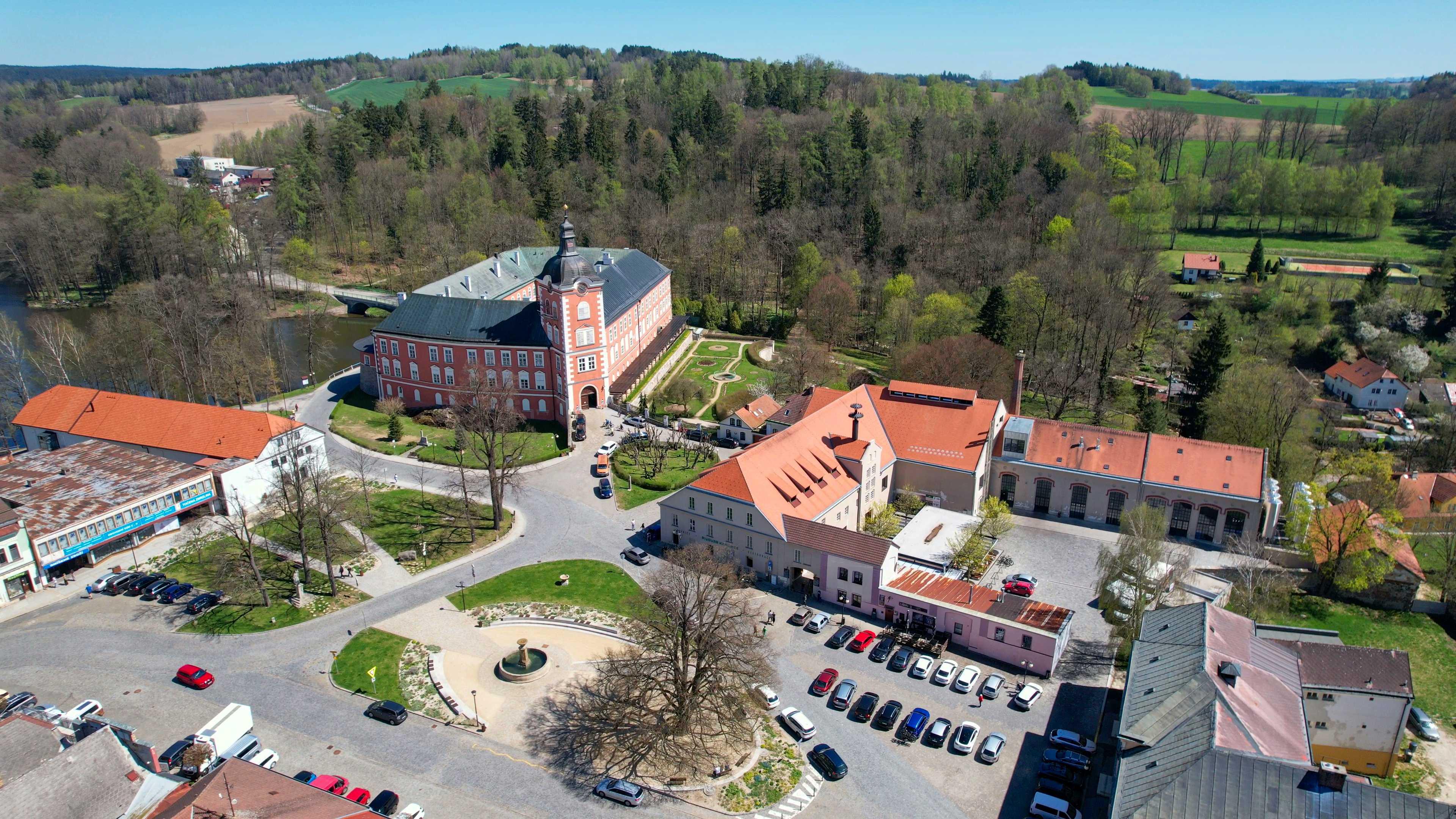 Zámek Kamenice nad Lipou - Uměleckoprůmyslové museum v Praze foto 5