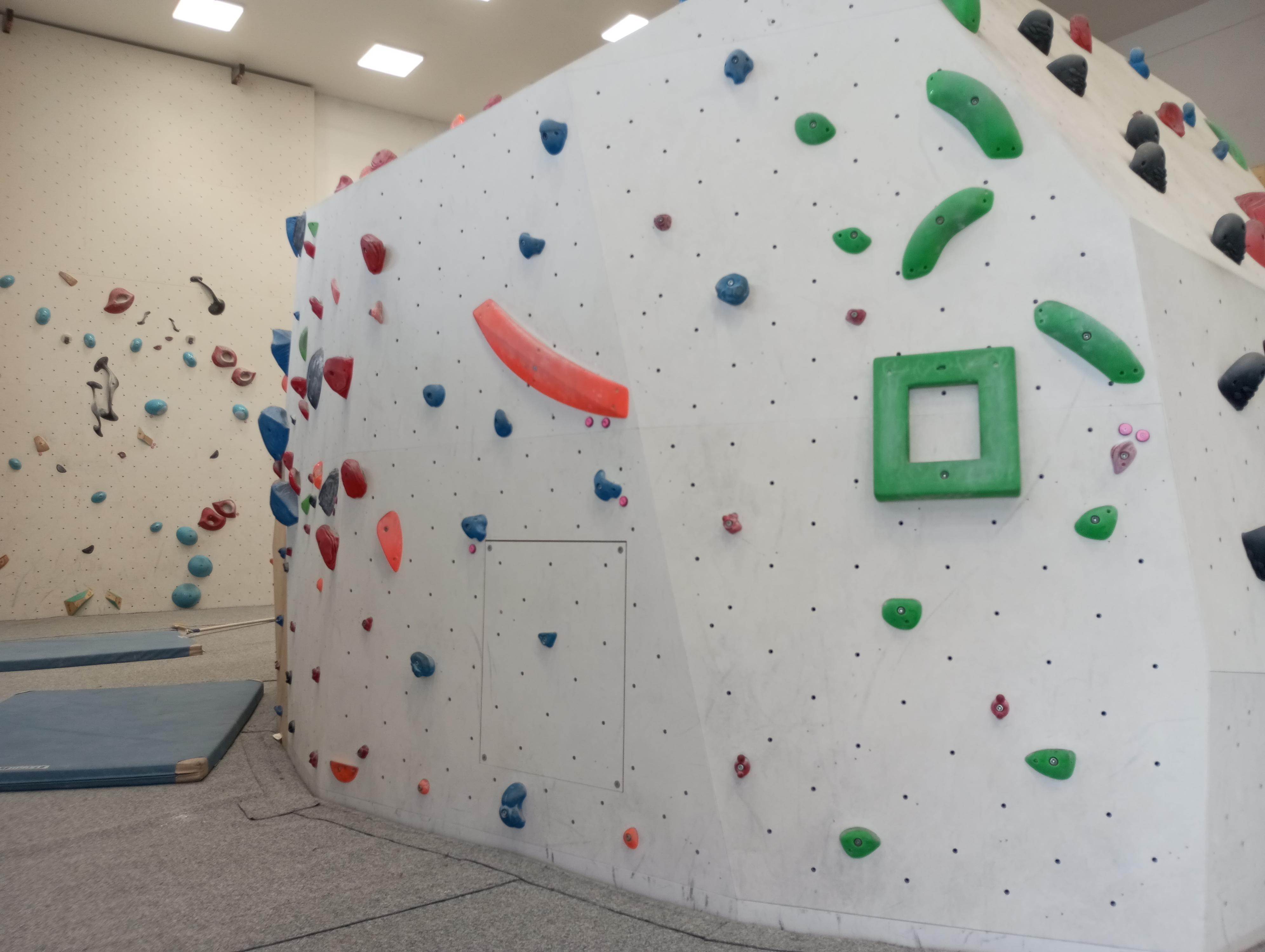 HUDY lezecká stěna