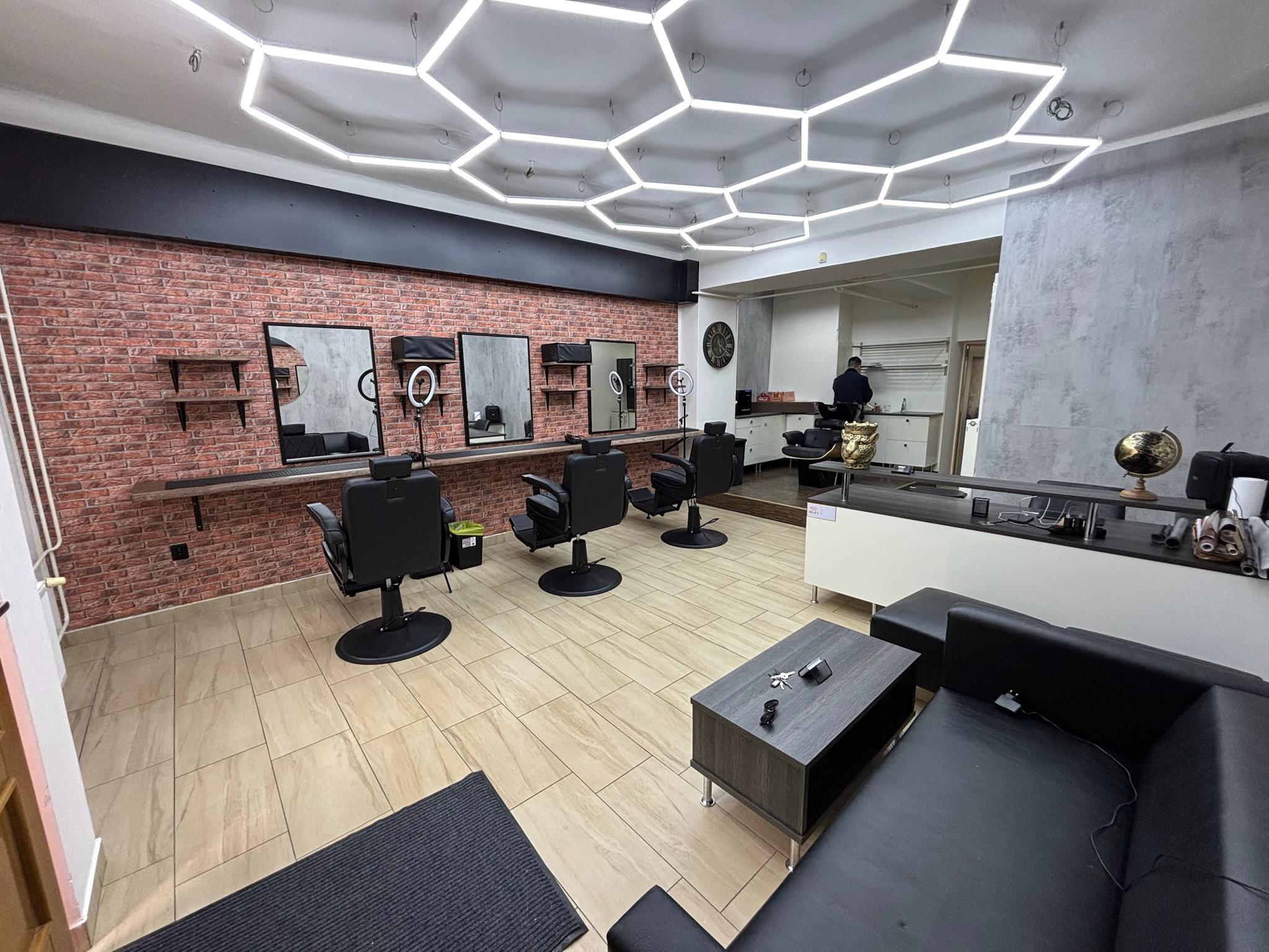 Rayvee's Barbershop foto 5