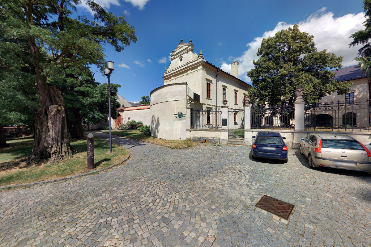 AMADEUS coffee & wine