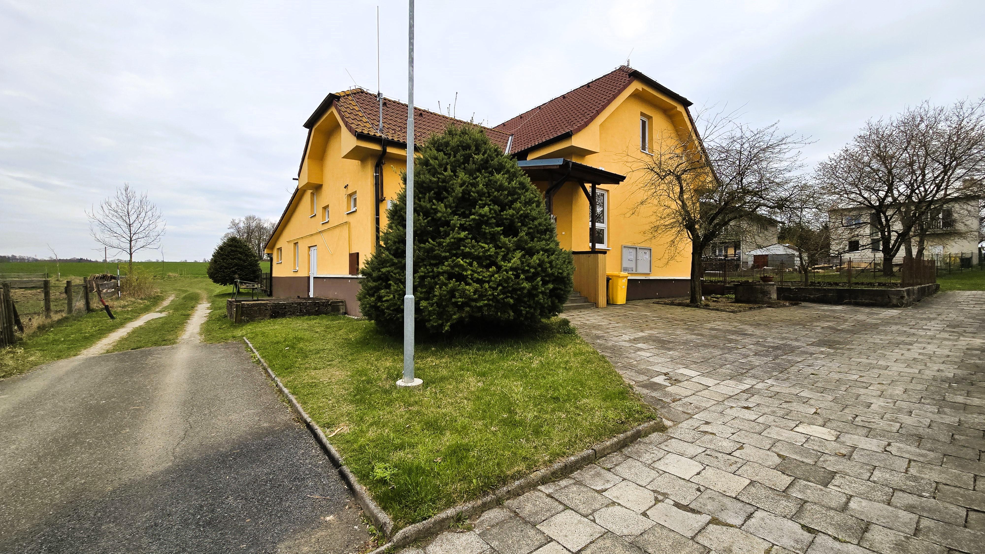 Bousín - obecní úřad foto 3