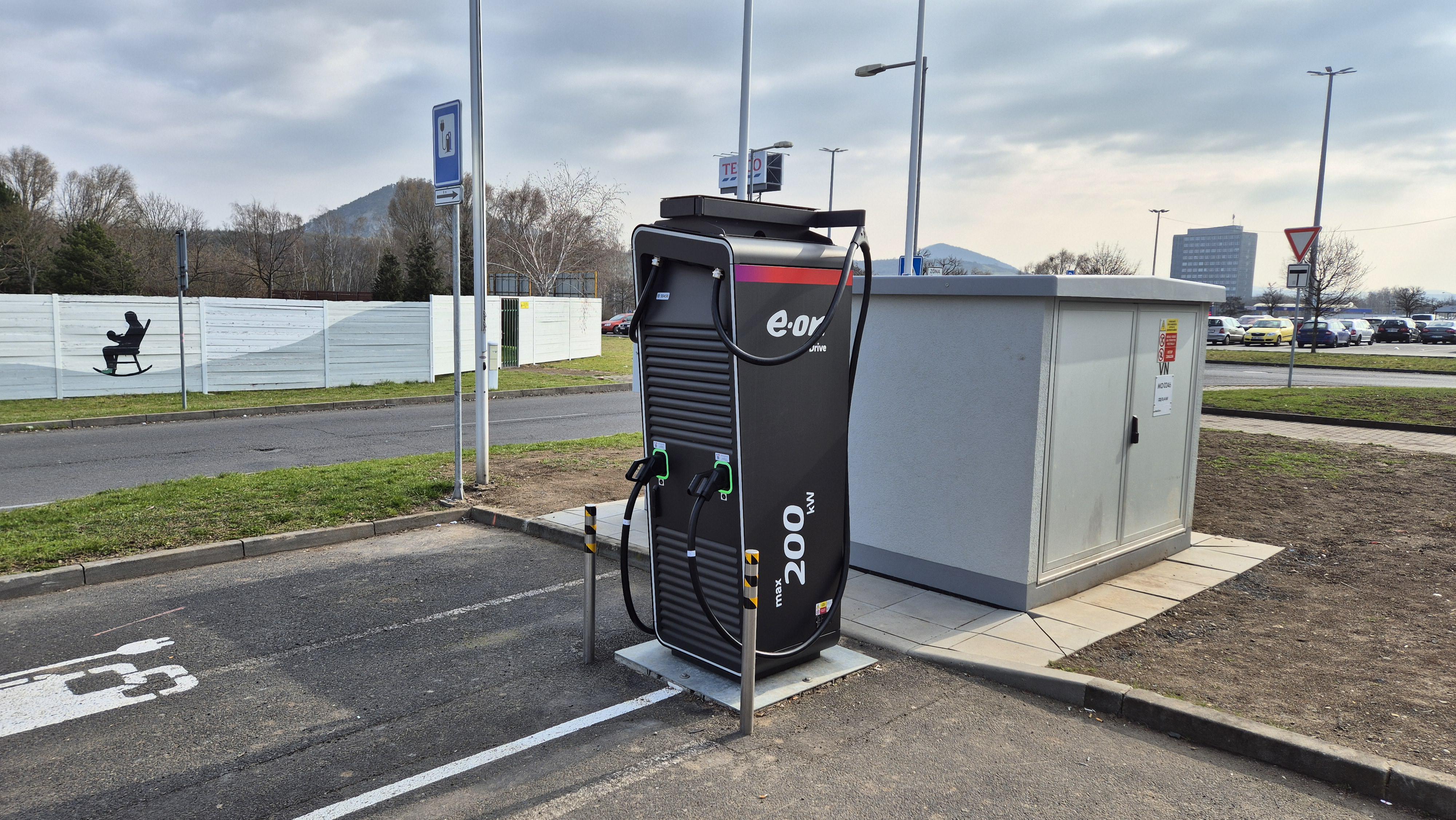 Dobíjecí stanice E.ON Drive