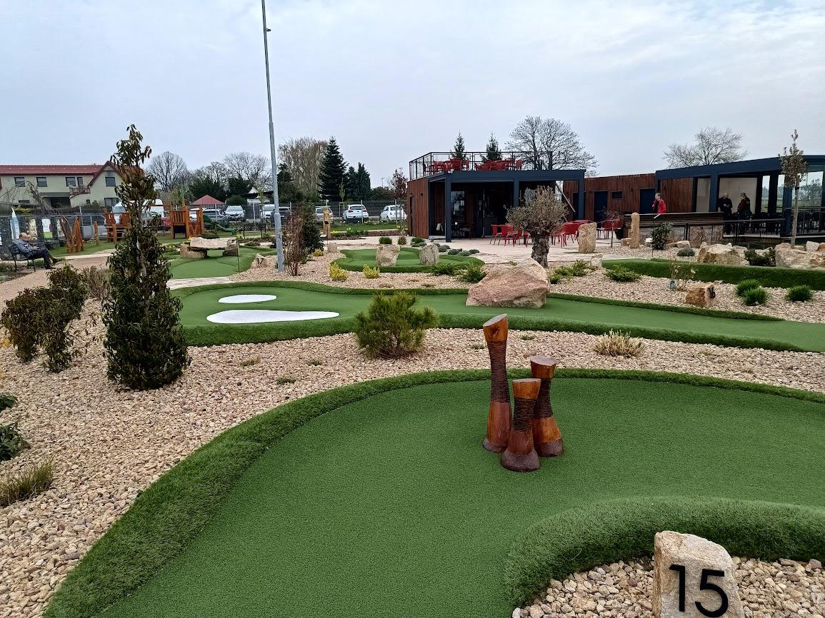 Adventure Golf Park - Zahradnictví Bratronice foto 2