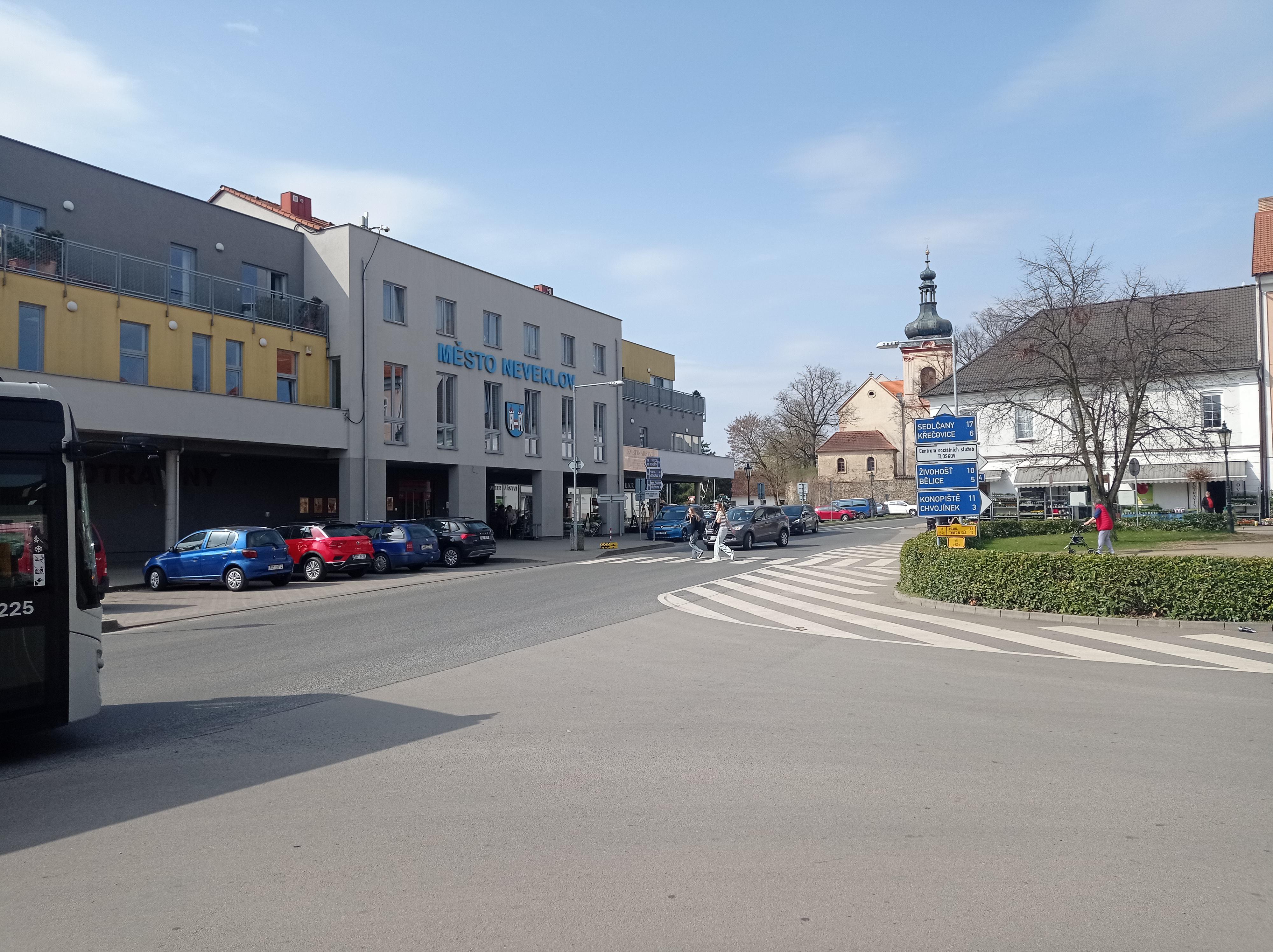 Neveklov - městský úřad foto 5