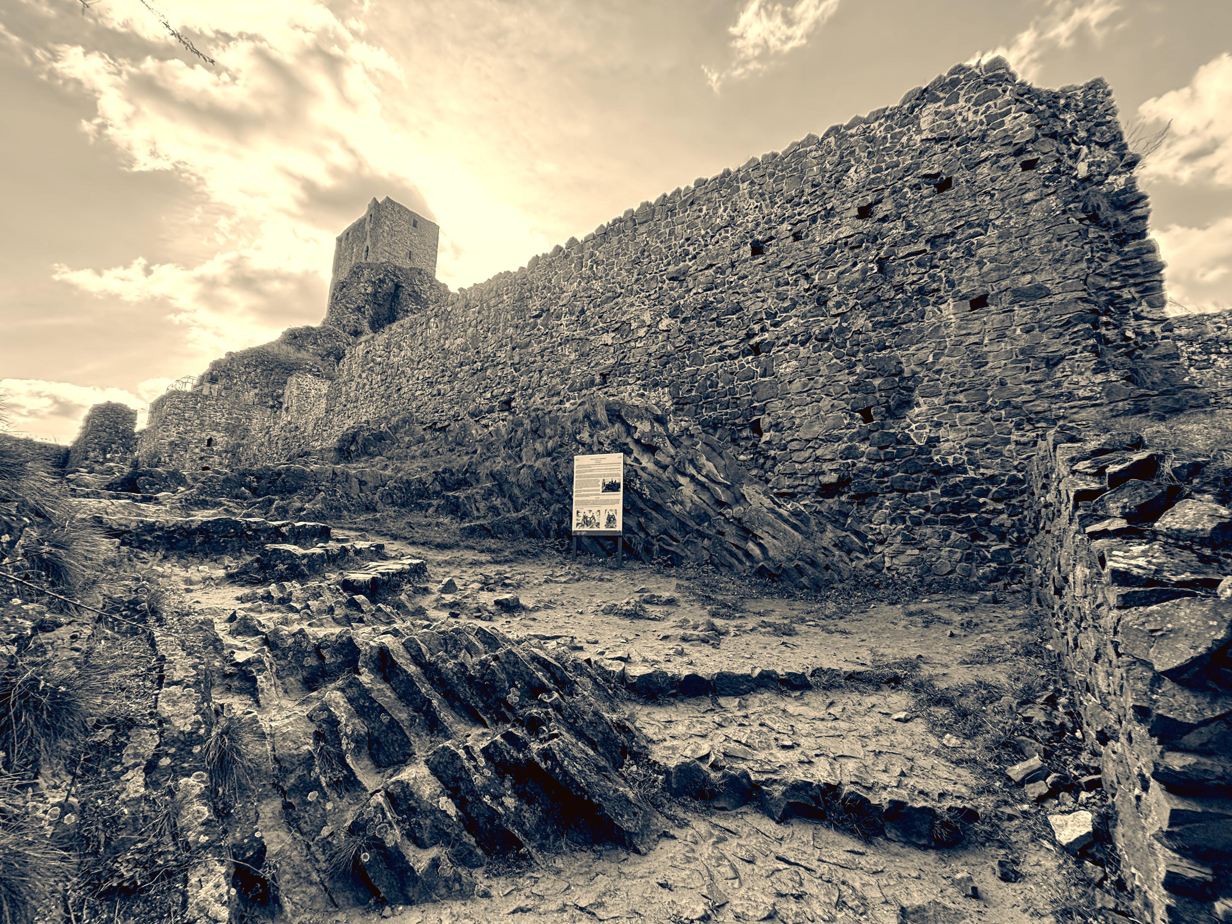 Státní hrad Trosky foto 5