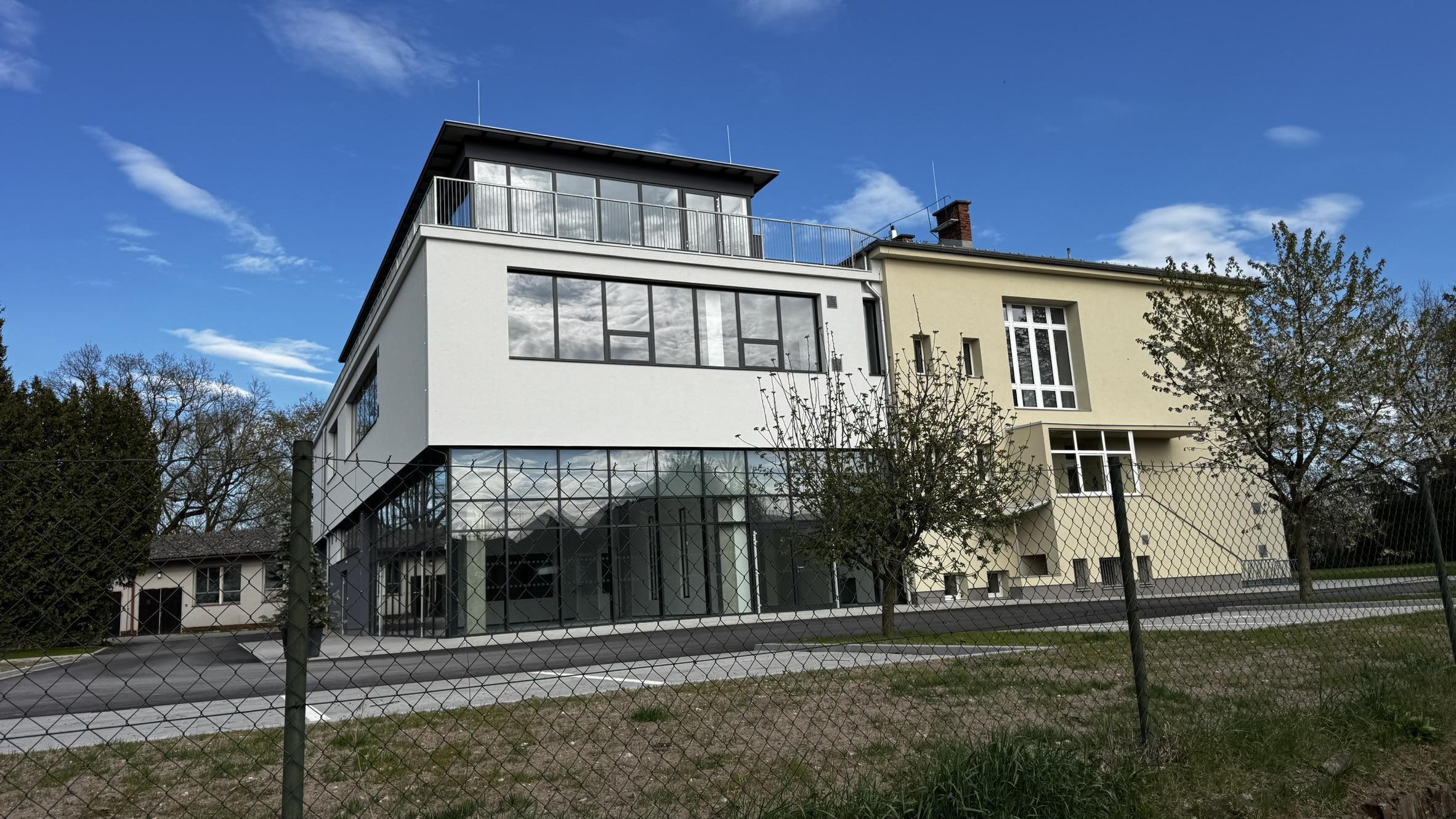 ZŠ a MŠ Hradec Králové, Lhotecká foto 4