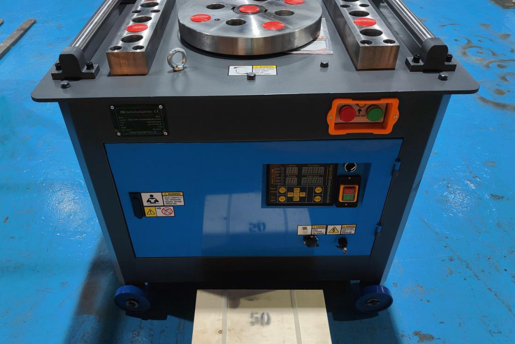 CNC ohýbačka výztuh GW45