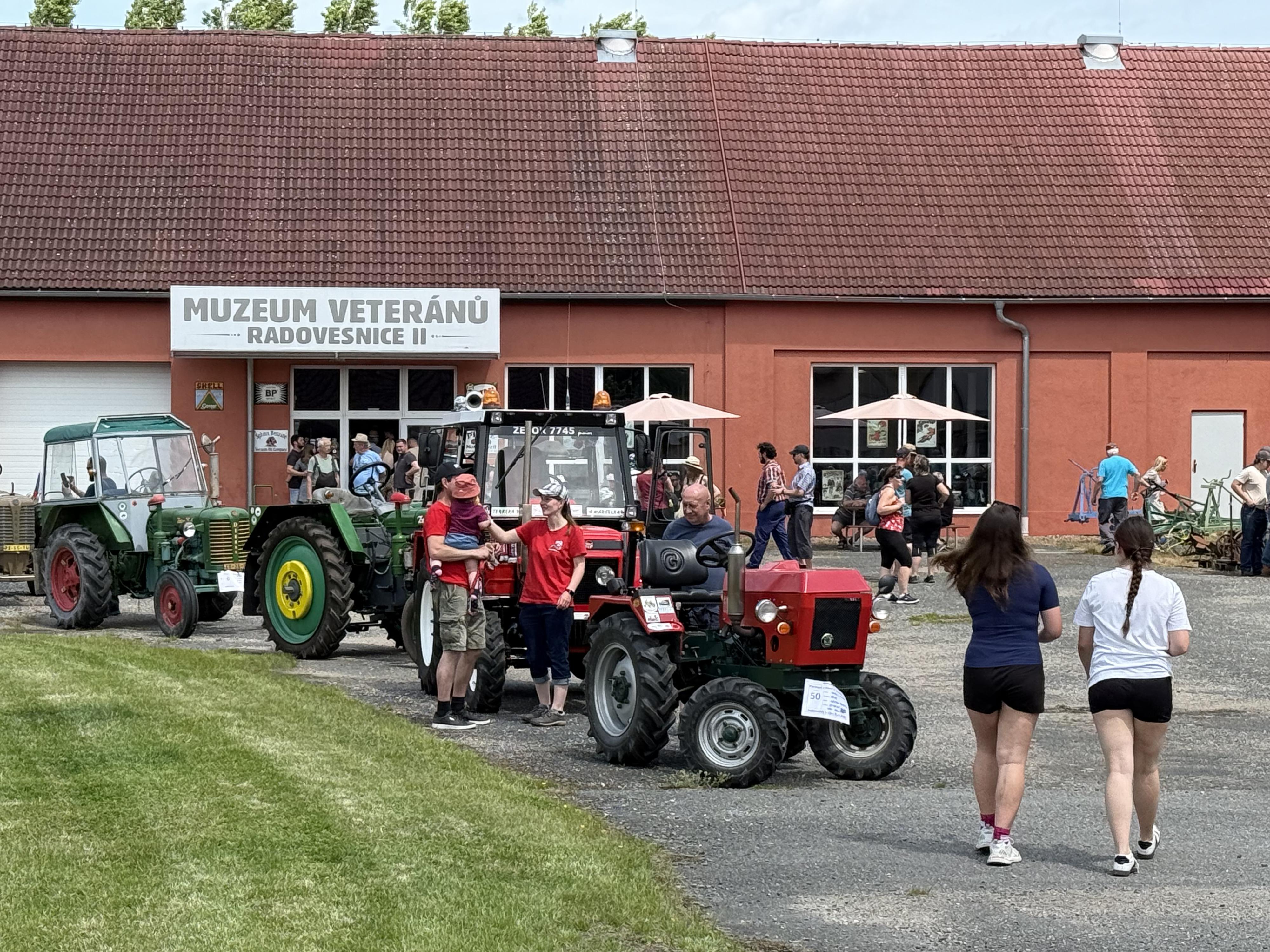 Veterán muzeum motocyklů a traktorů Radovesnice II foto 4