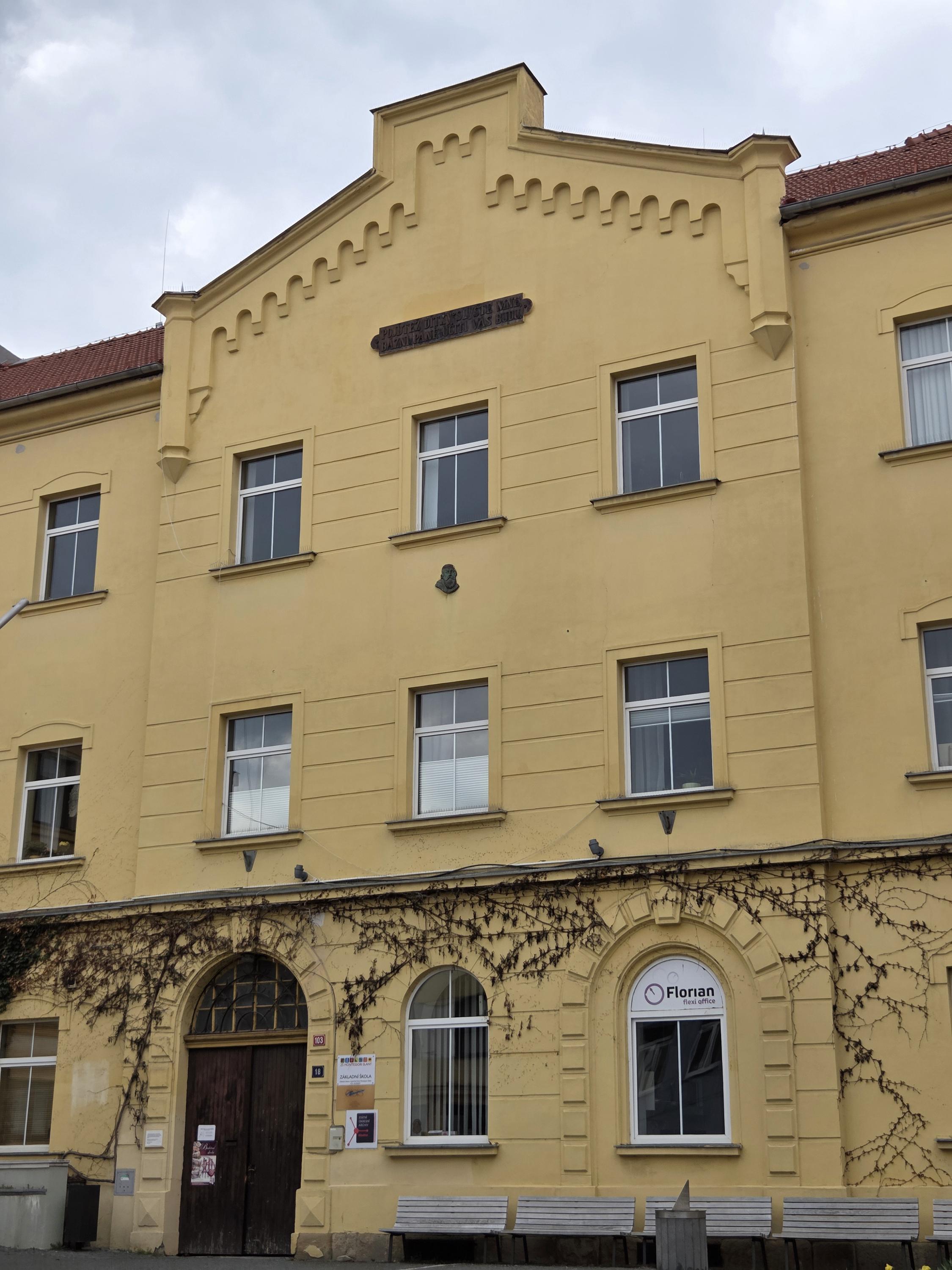 Knihovna Státního okresního archivu Kladno foto 2