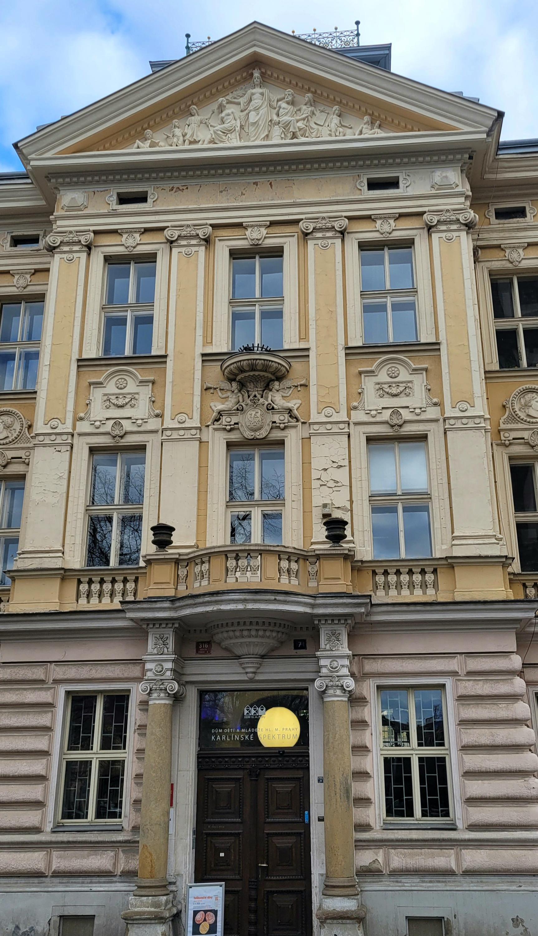 Dům dětí a mládeže - KARLÍNSKÉ SPEKTRUM foto 2