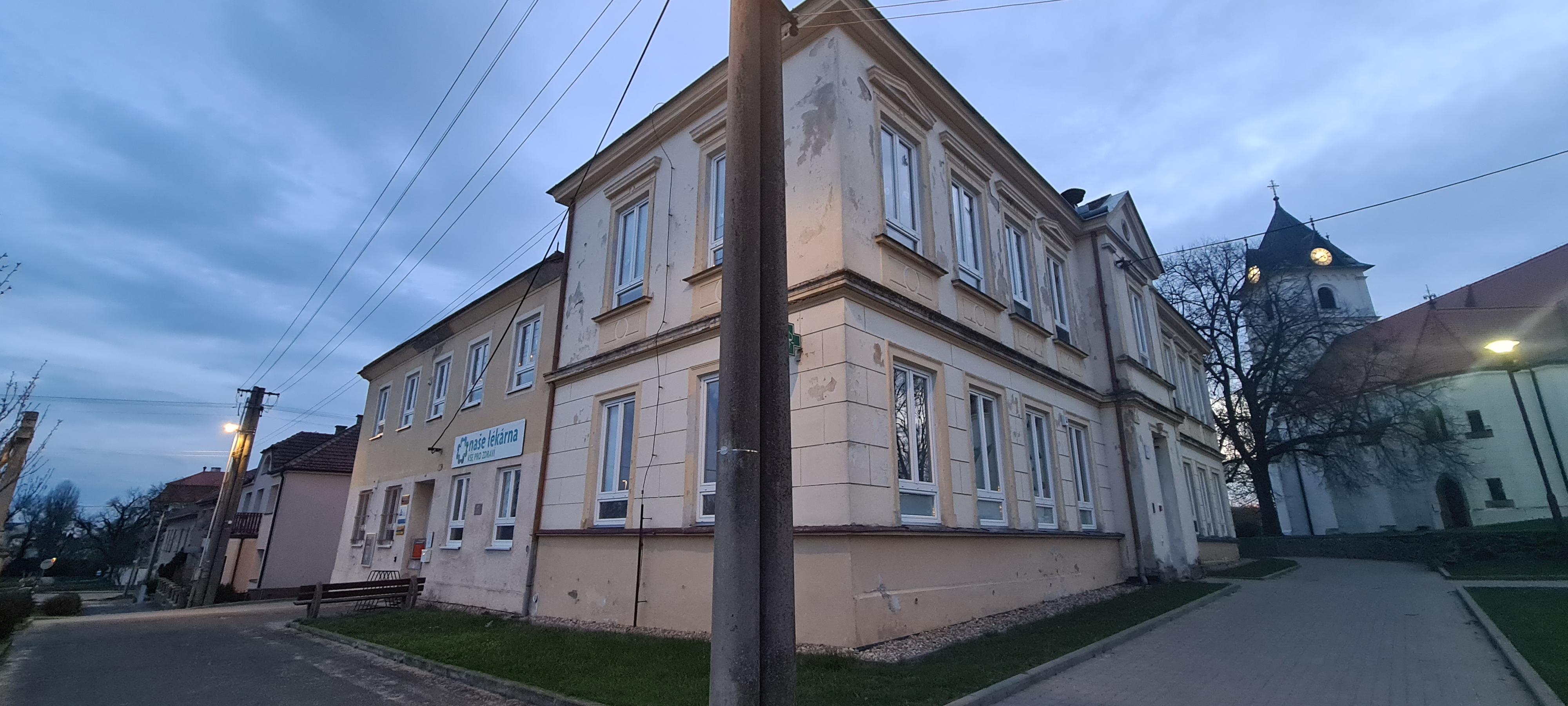 ZŠ a MŠ Višňové foto 2