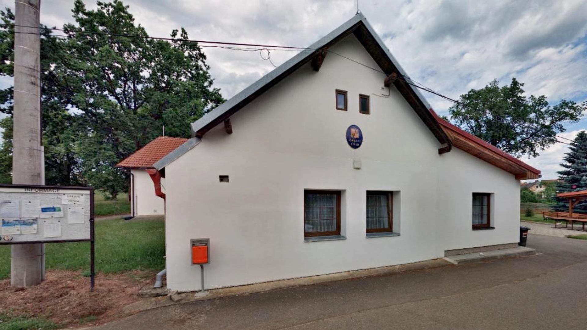 Bácovice - obecní úřad foto 2