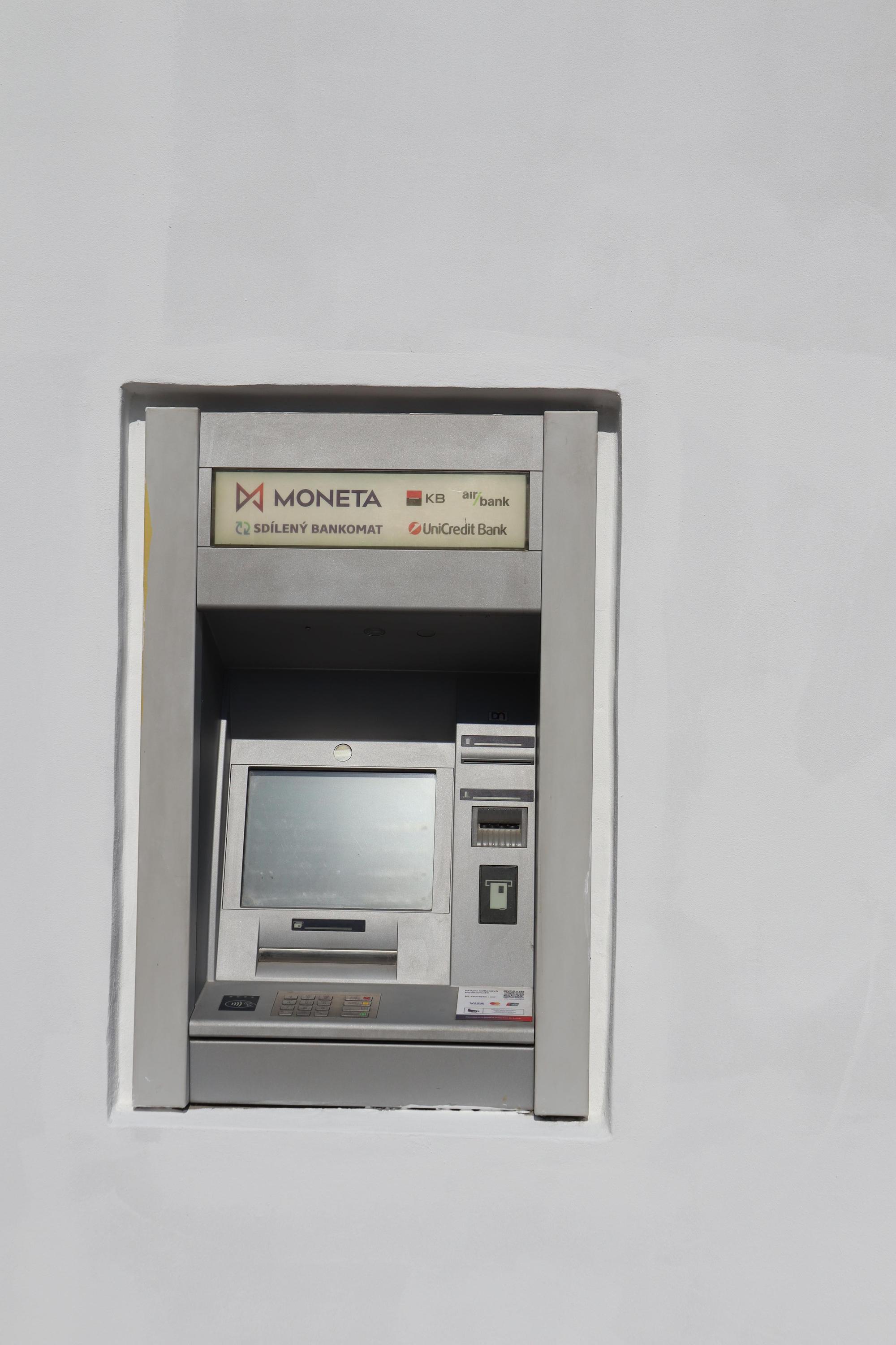 Bankomat MONETA Money Bank foto 4