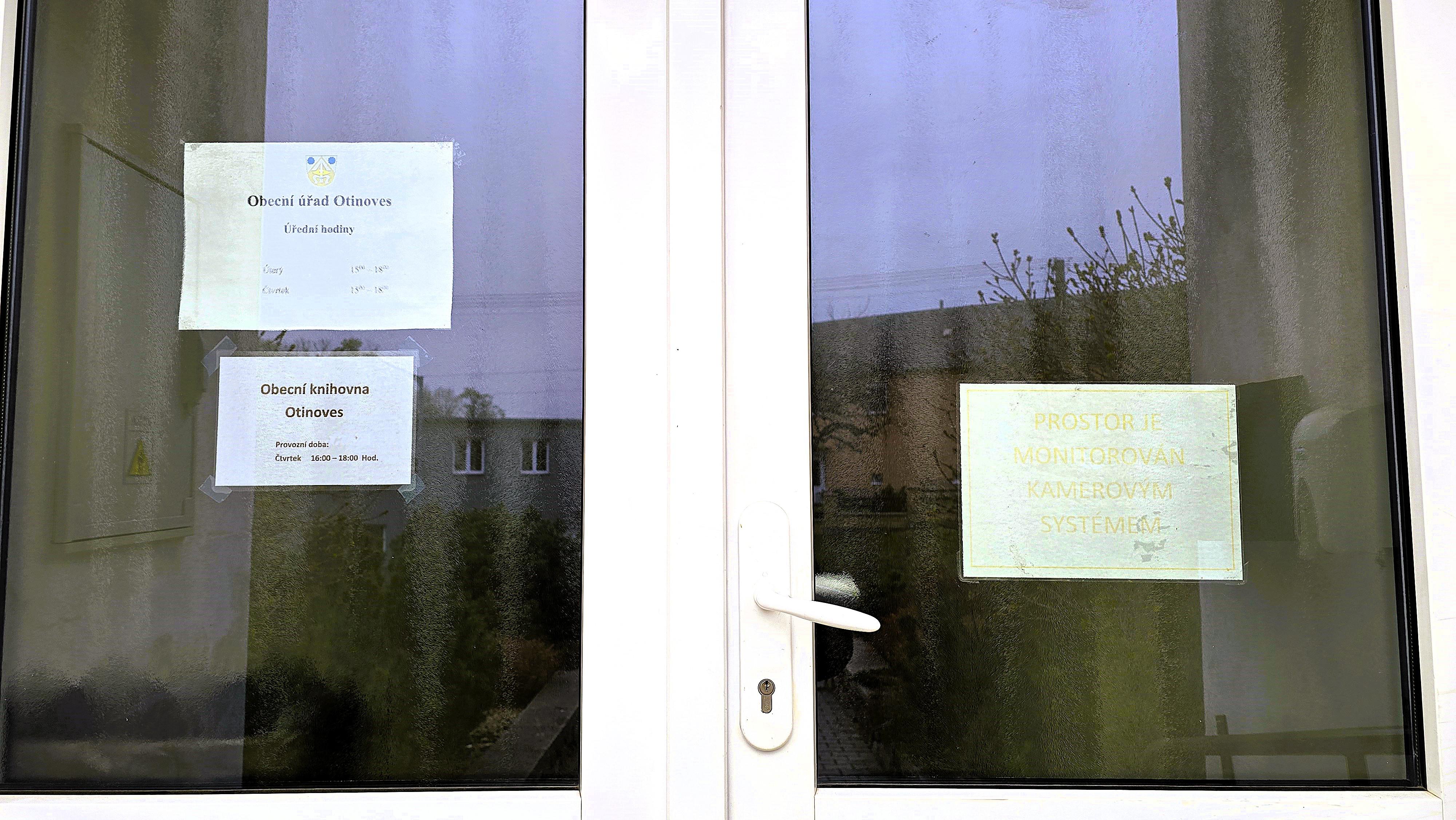 Obec Otinoves - obecní knihovna foto 4