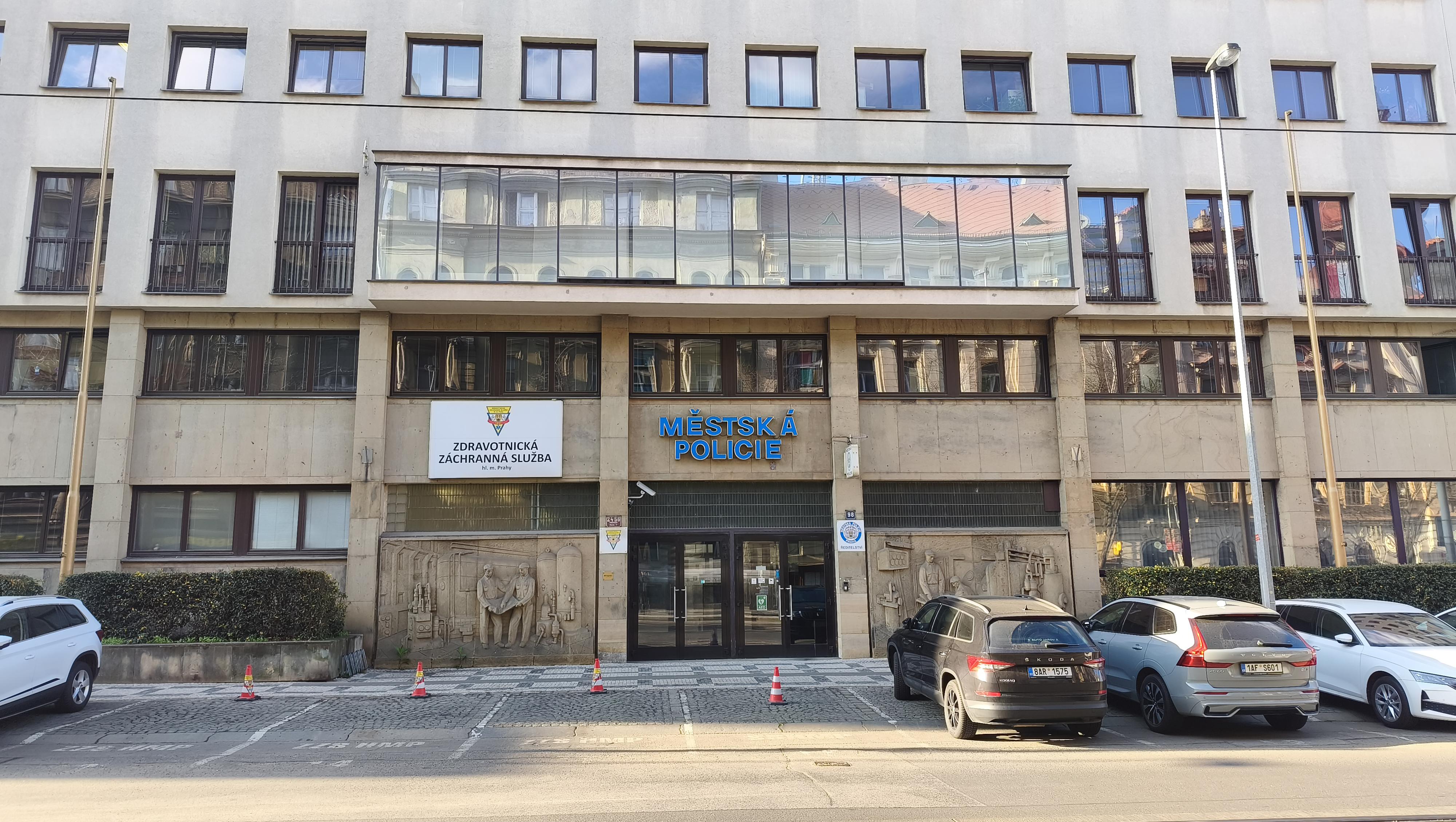 Zdravotnická záchranná služba hlavního města Prahy foto 2