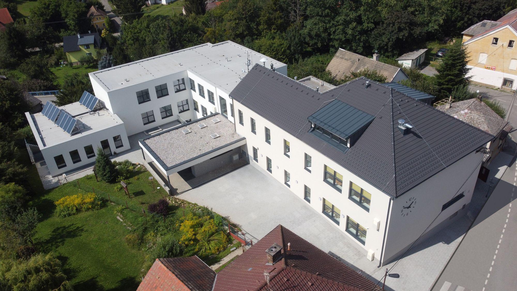 ZŠ Vrchotovy Janovice foto 2