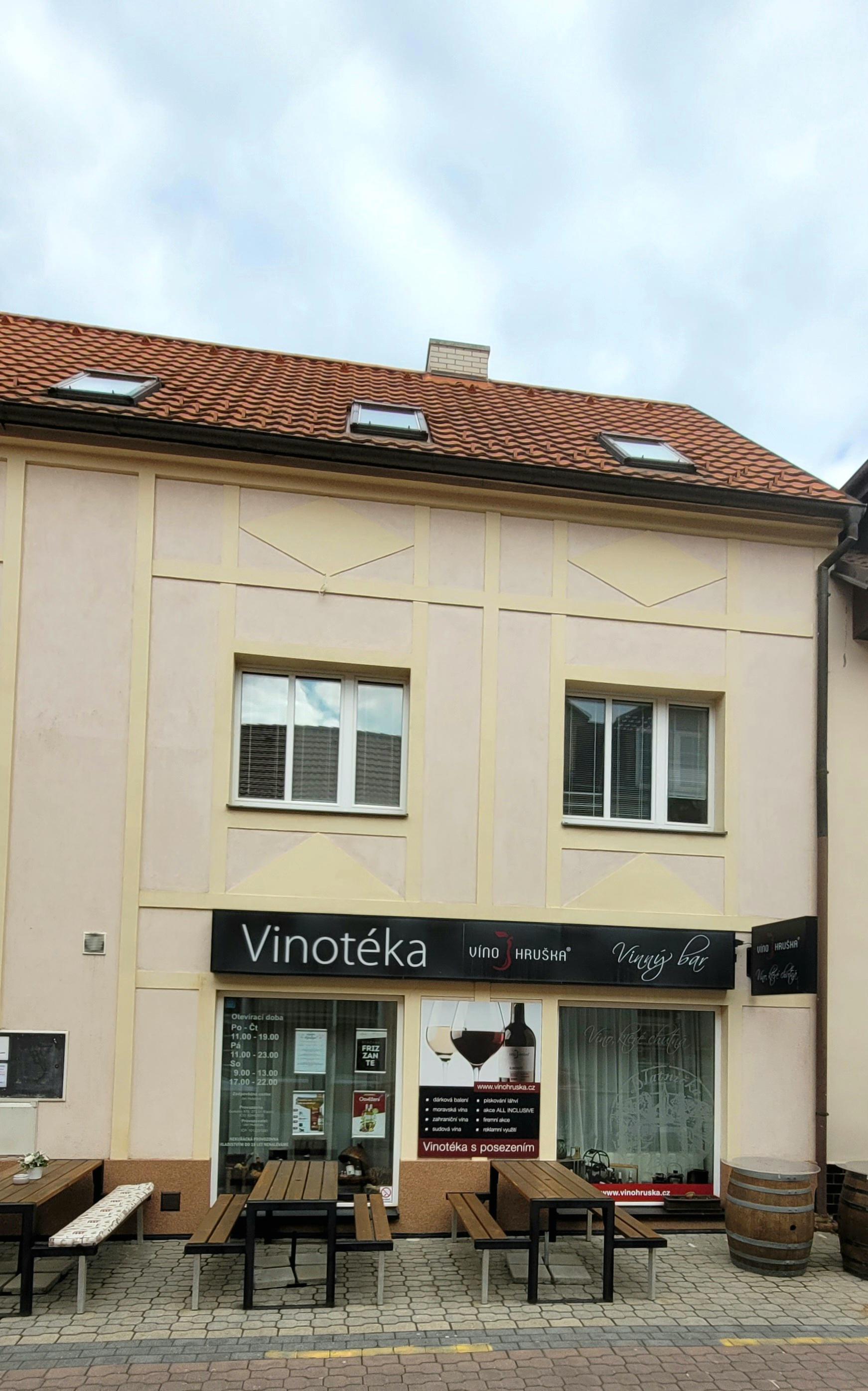 Vinotéka Víno Hruška Kladno foto 3