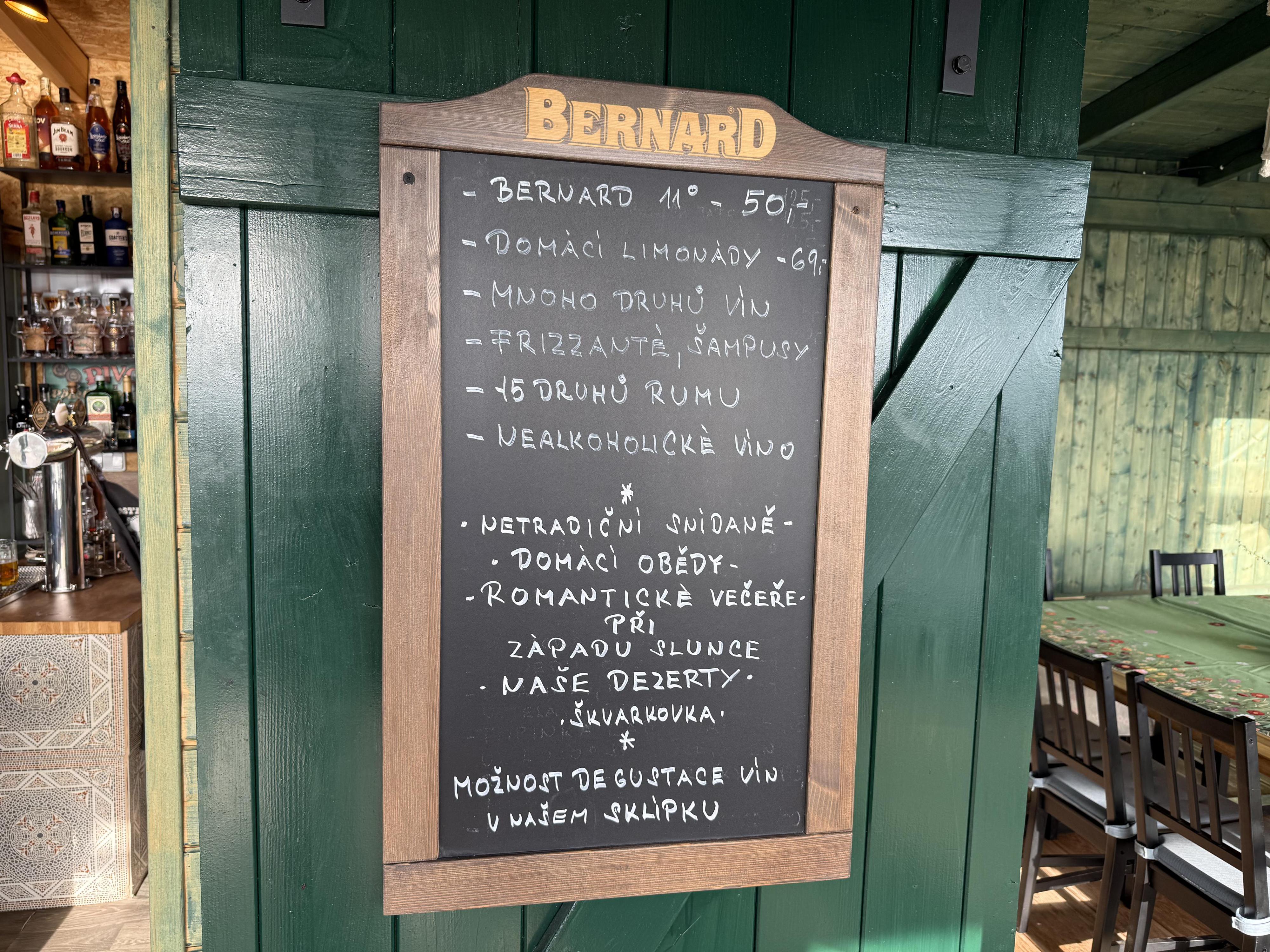 Bistro a Karavanpark meruňky a vinohrady Vrbice foto 3