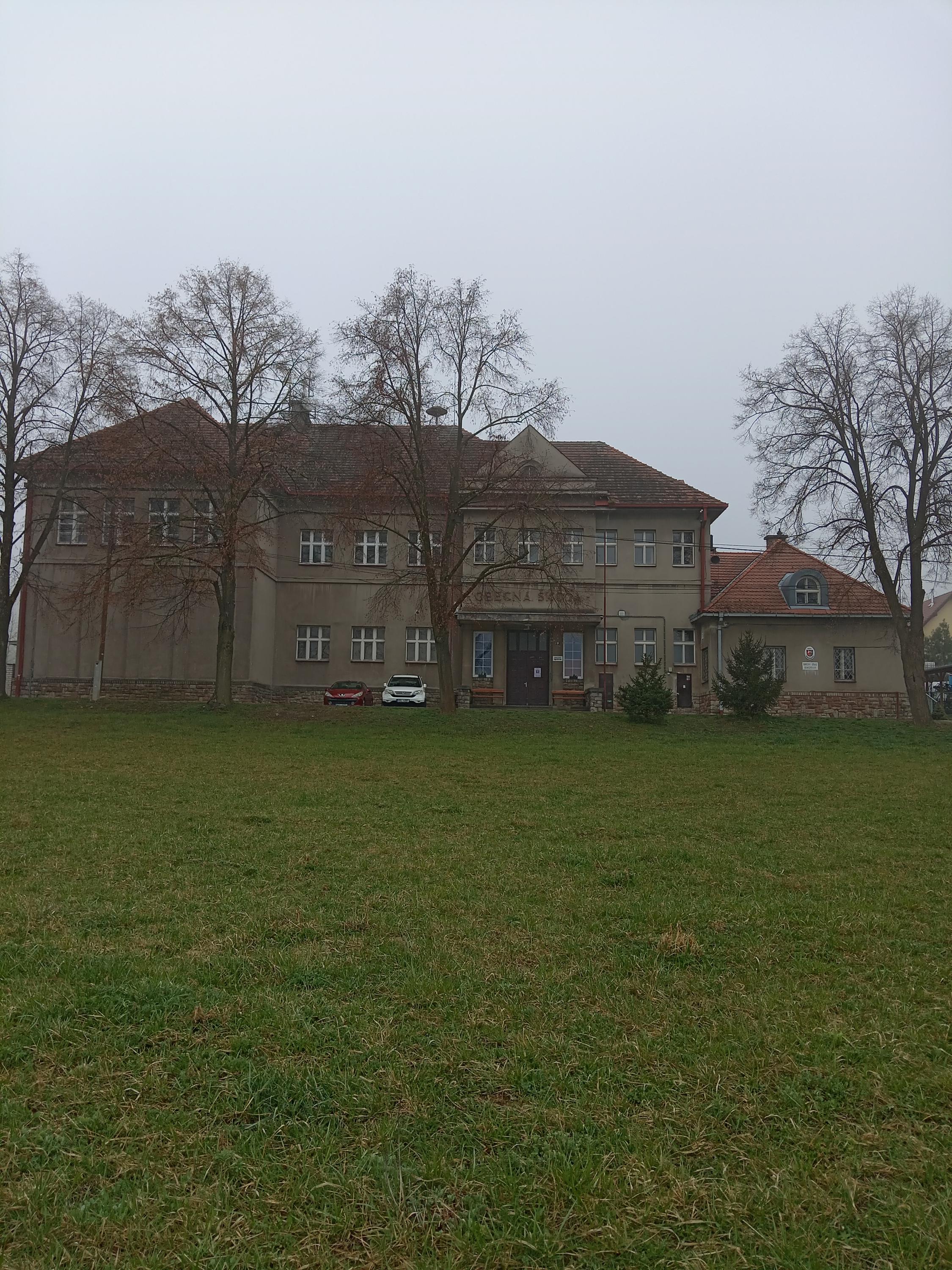 Koněprusy - obecní úřad foto 3