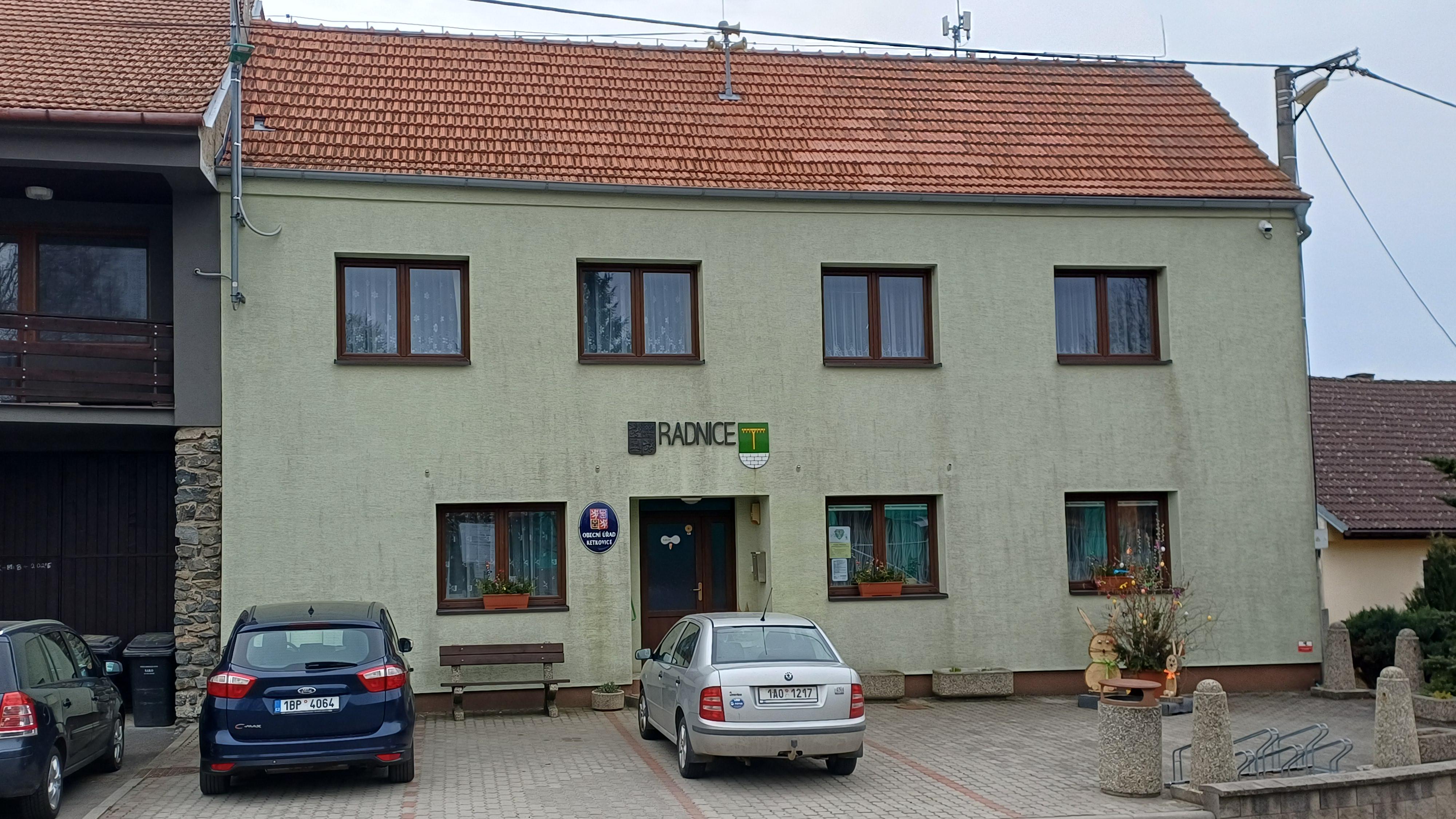 Ketkovice - obecní úřad foto 2