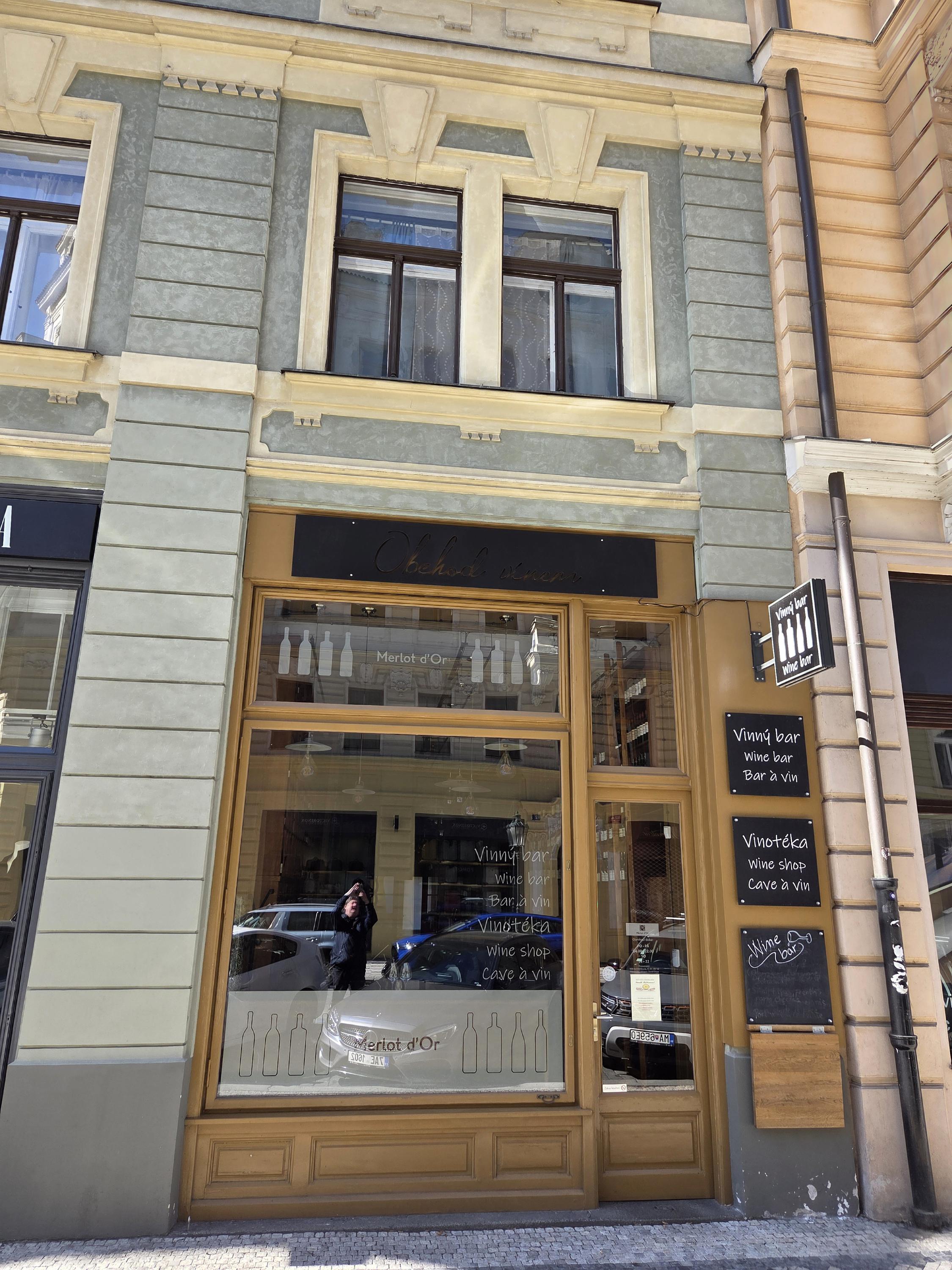 Dušní Merlot D`Or Wine Bar foto 5