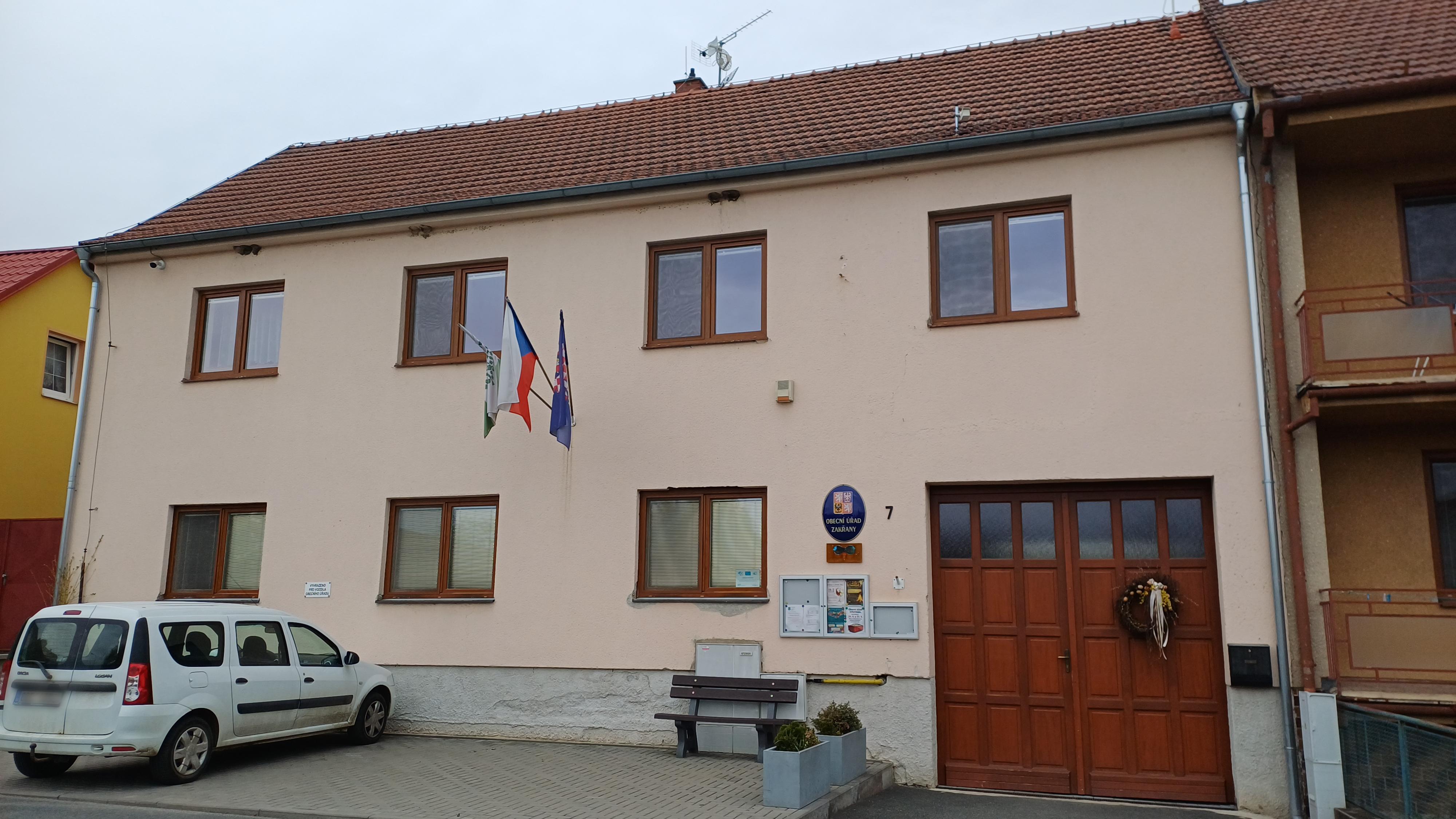 Zakřany - obecní úřad foto 3