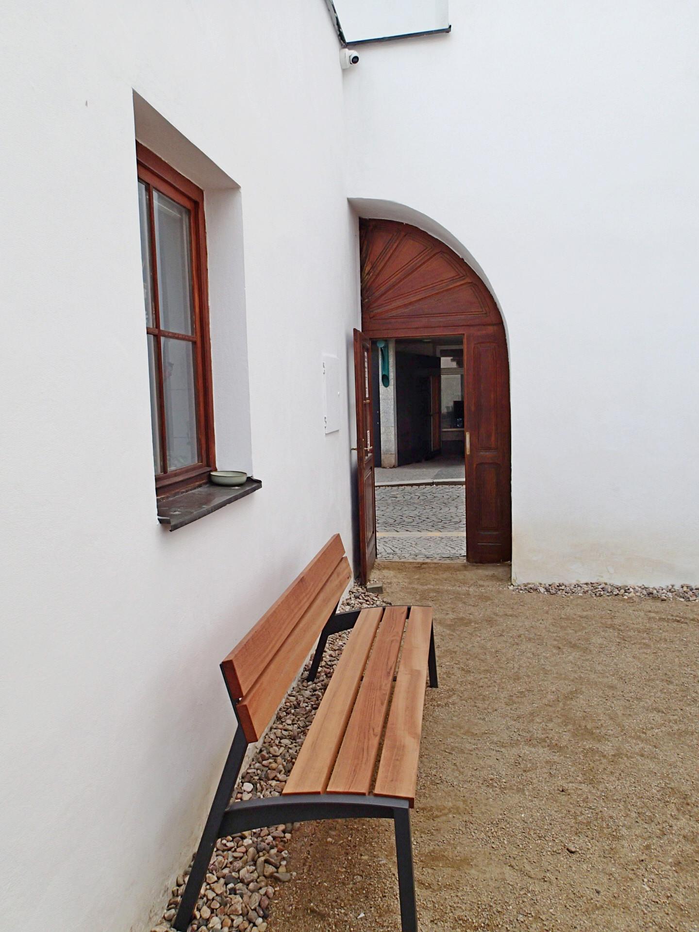 Nabíjecí stanice pro elektrokola a mobilní zařízení foto 3