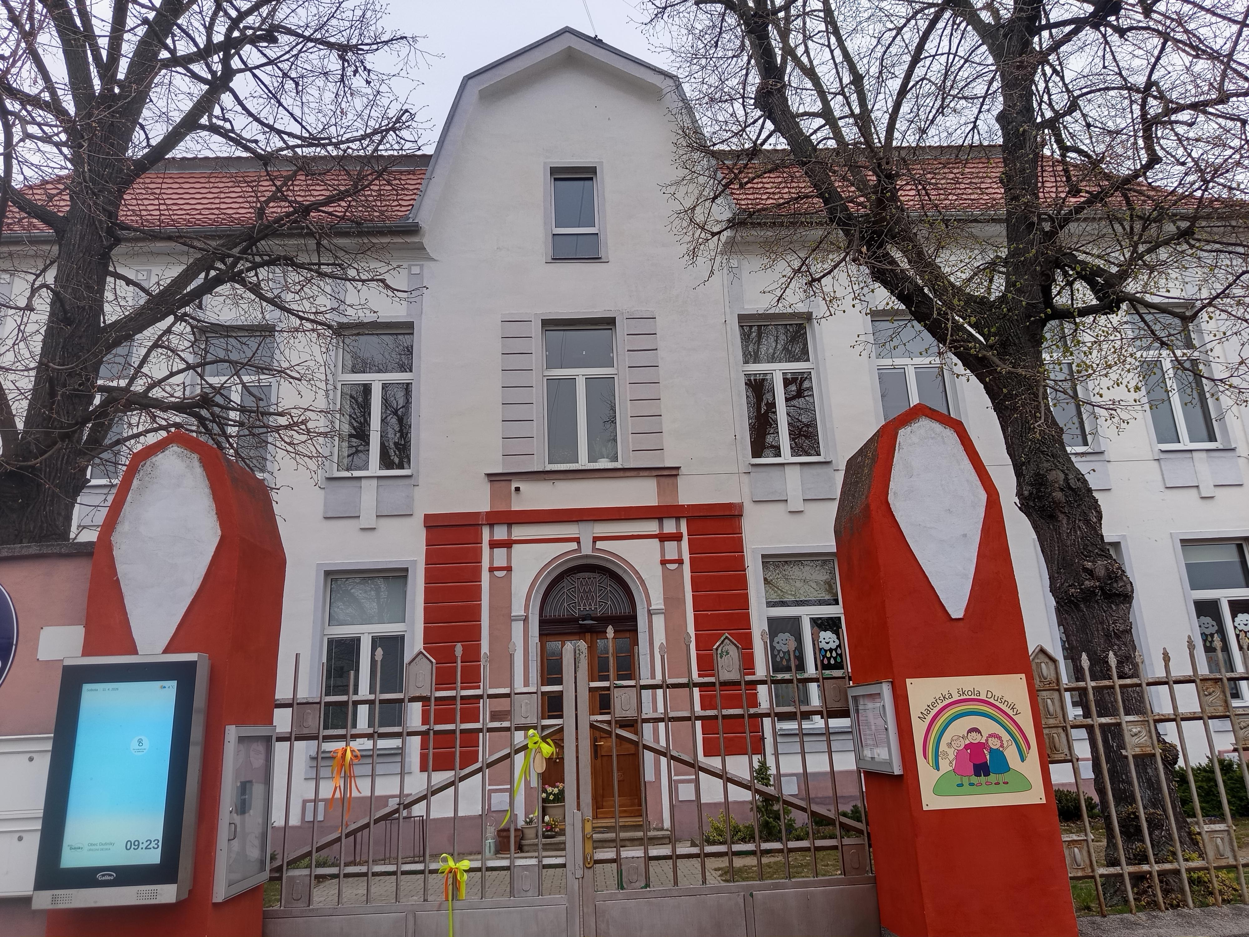 Dušníky - obecní úřad foto 4