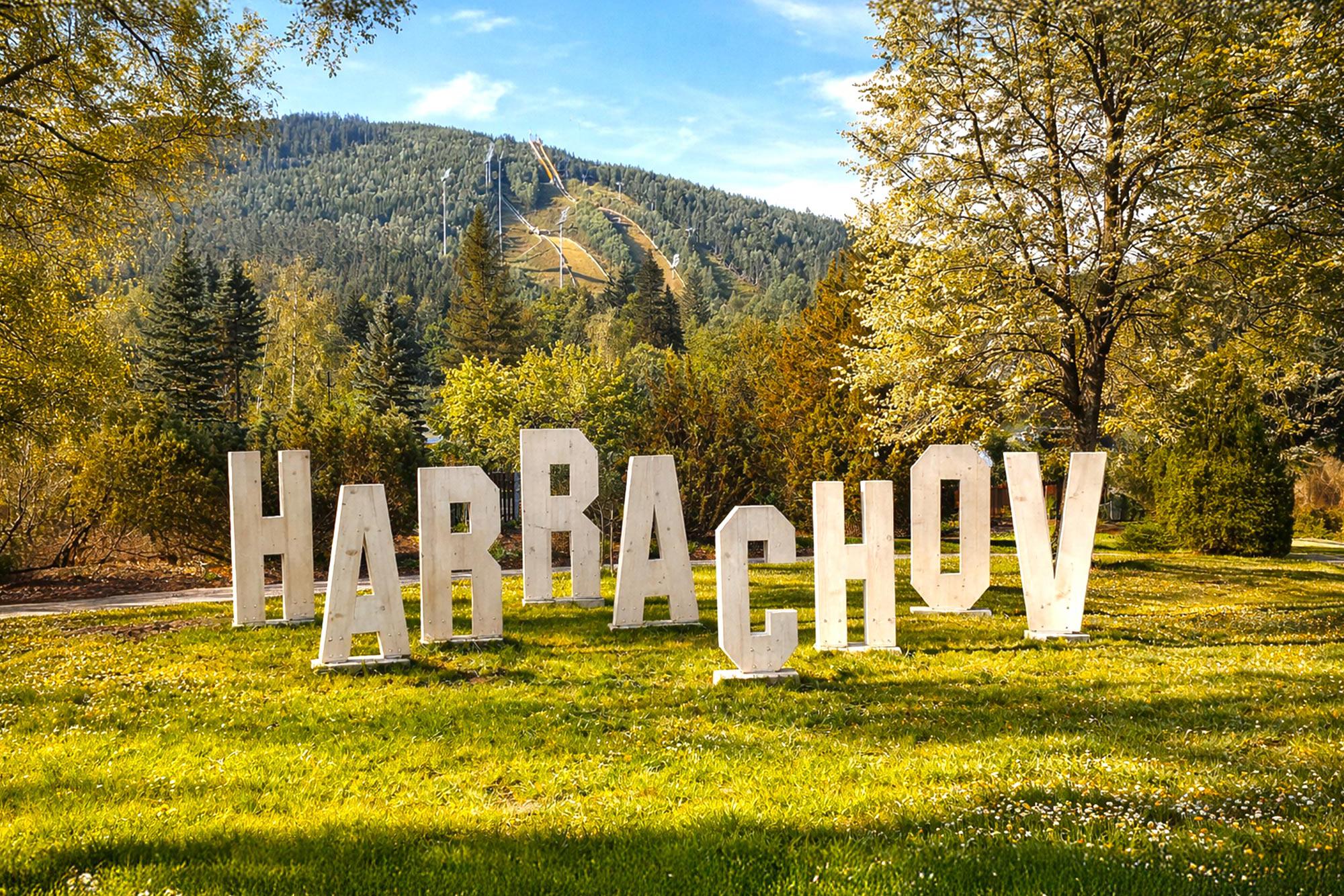 Na skok do Harrachova s bazénem a snídaní