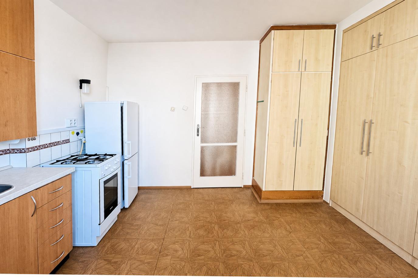 Pronájem světlého bytu 2+1 s balkonem, Chládkova