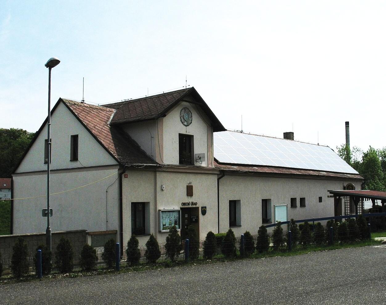 Korozluky - obecní úřad foto 3