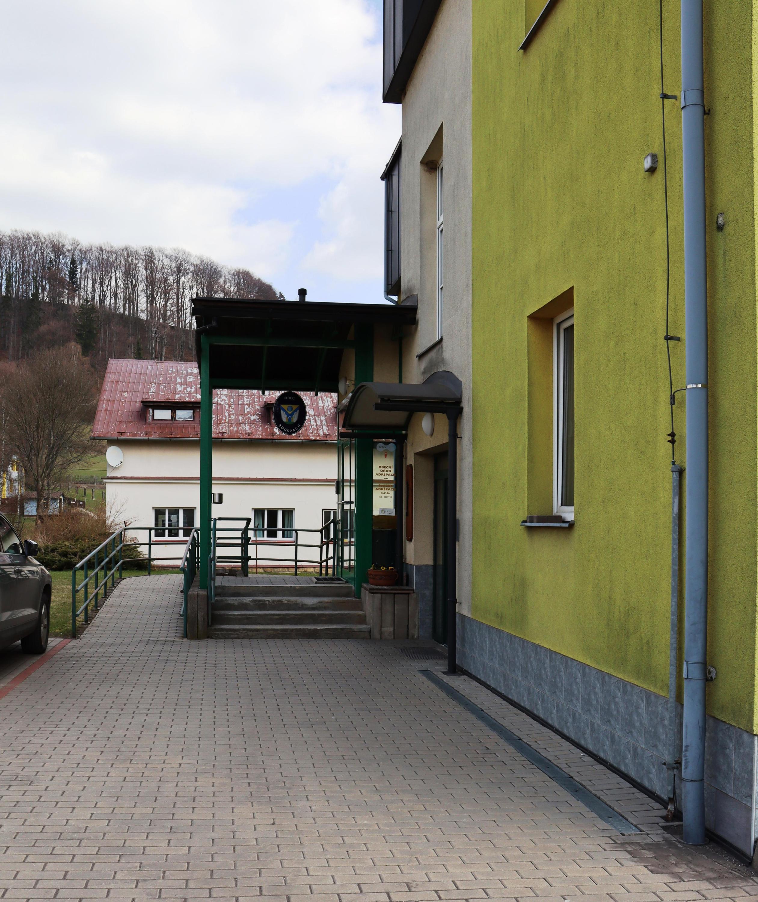 Adršpach - obecní úřad foto 2