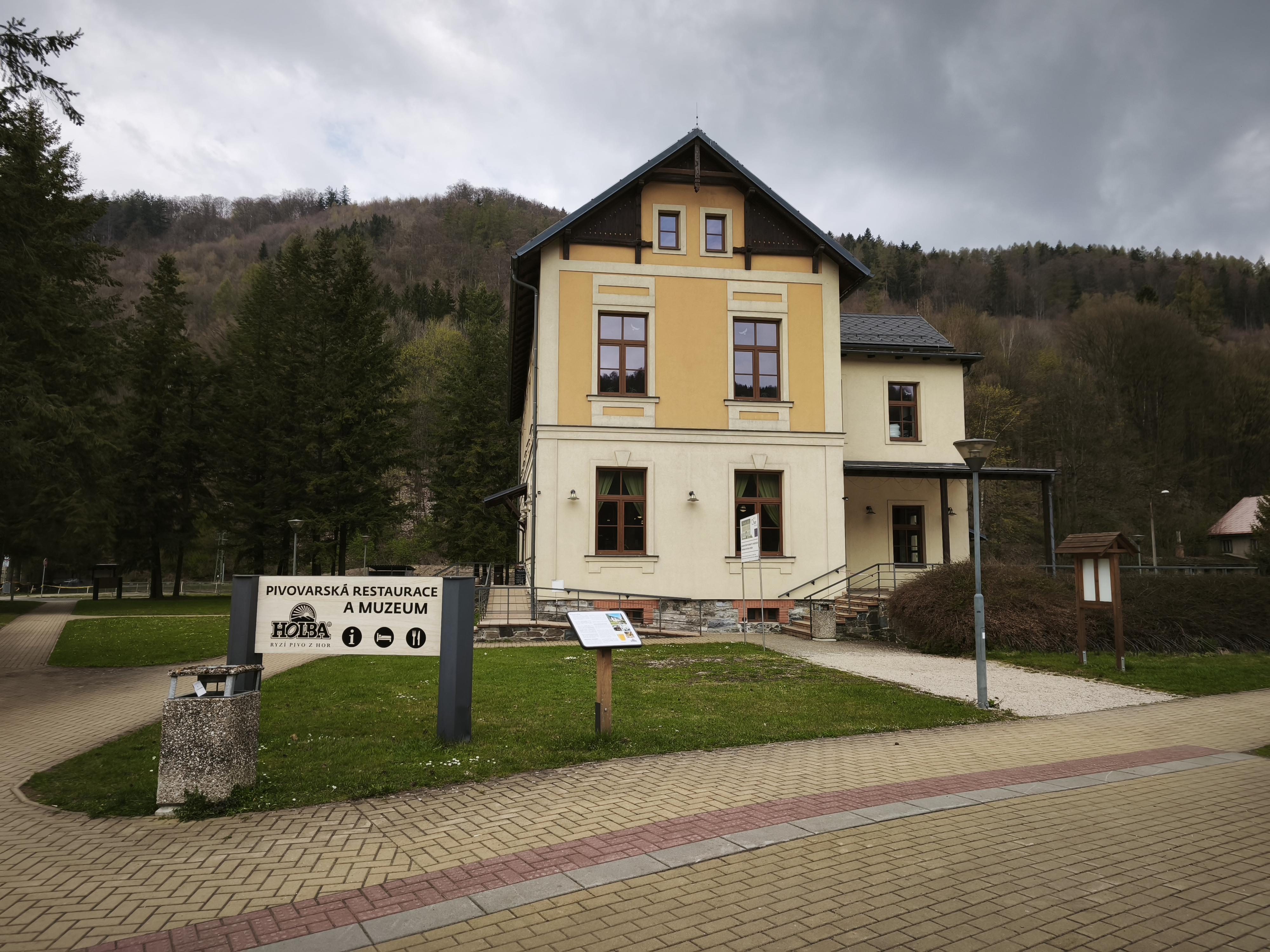 Pivovarská restaurace Holba foto 4