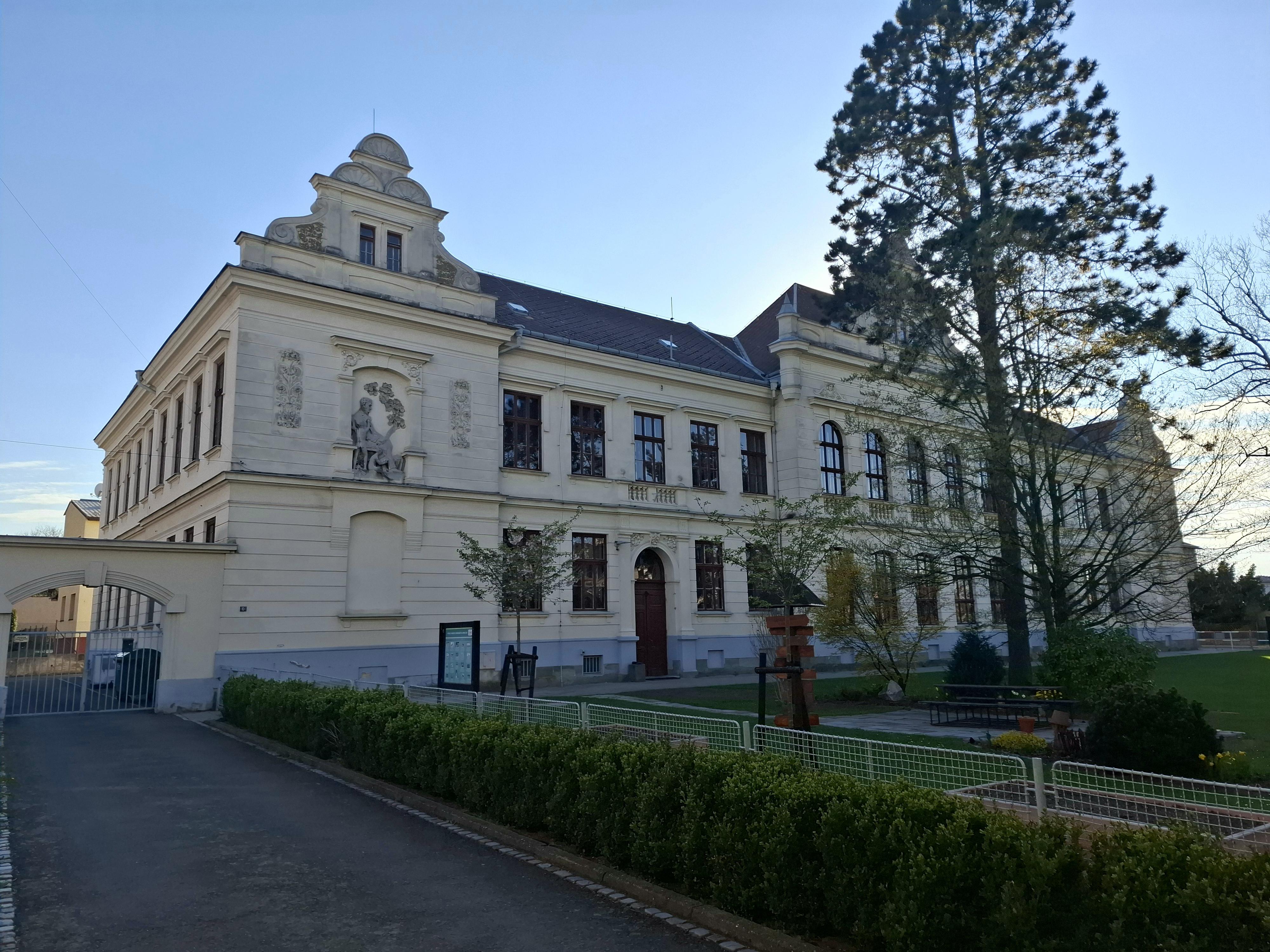 ZŠ Opava, Krnovská foto 2